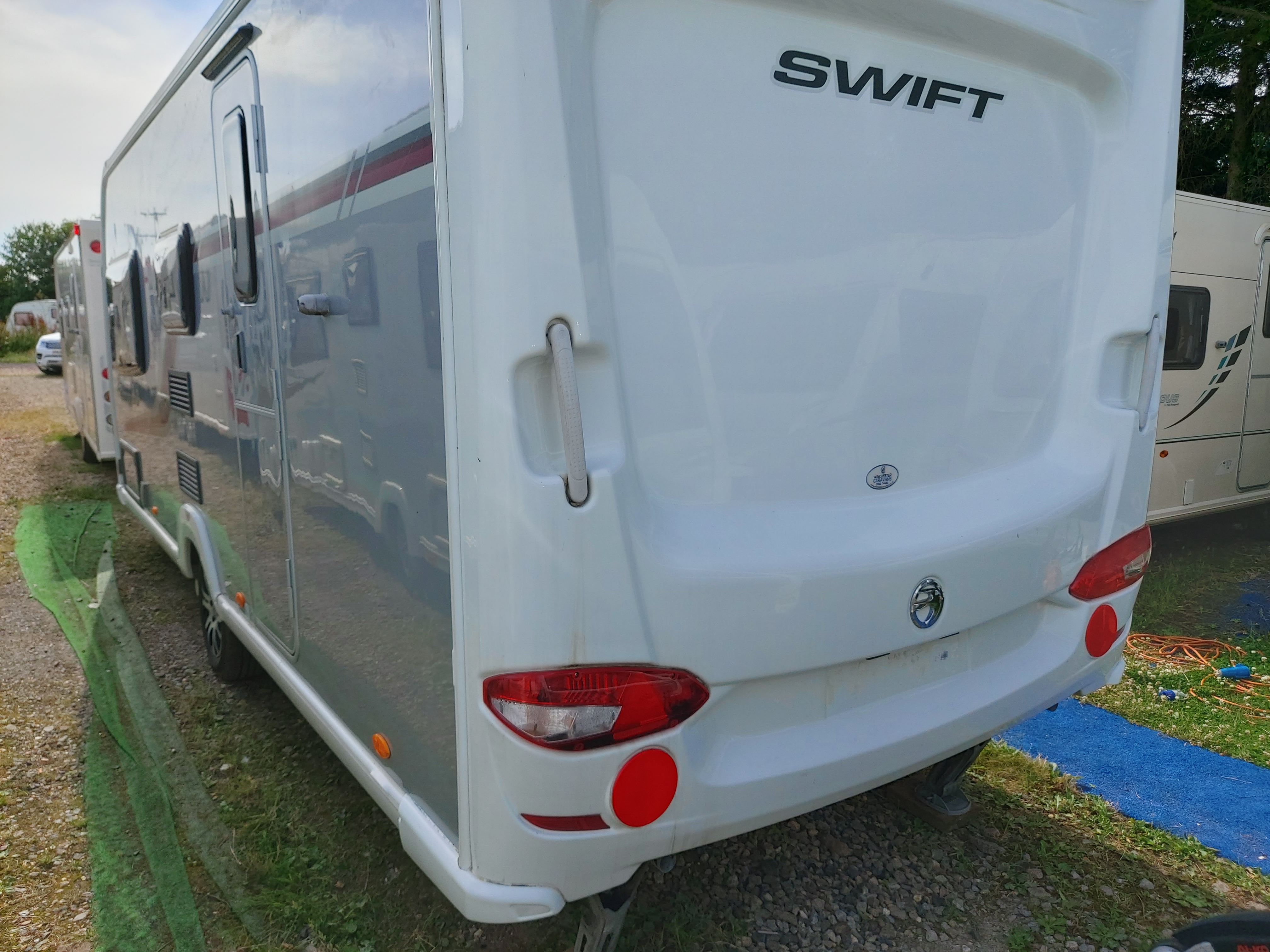 2011 Swift Conqueror 530 4 Berth Side Dinette End Washroom Silver Side Caravan Motor Mover