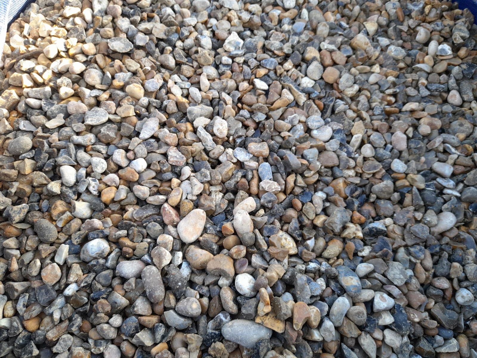 ...and then a layer of 'Golden Shingle' to match the shade of the driveway.