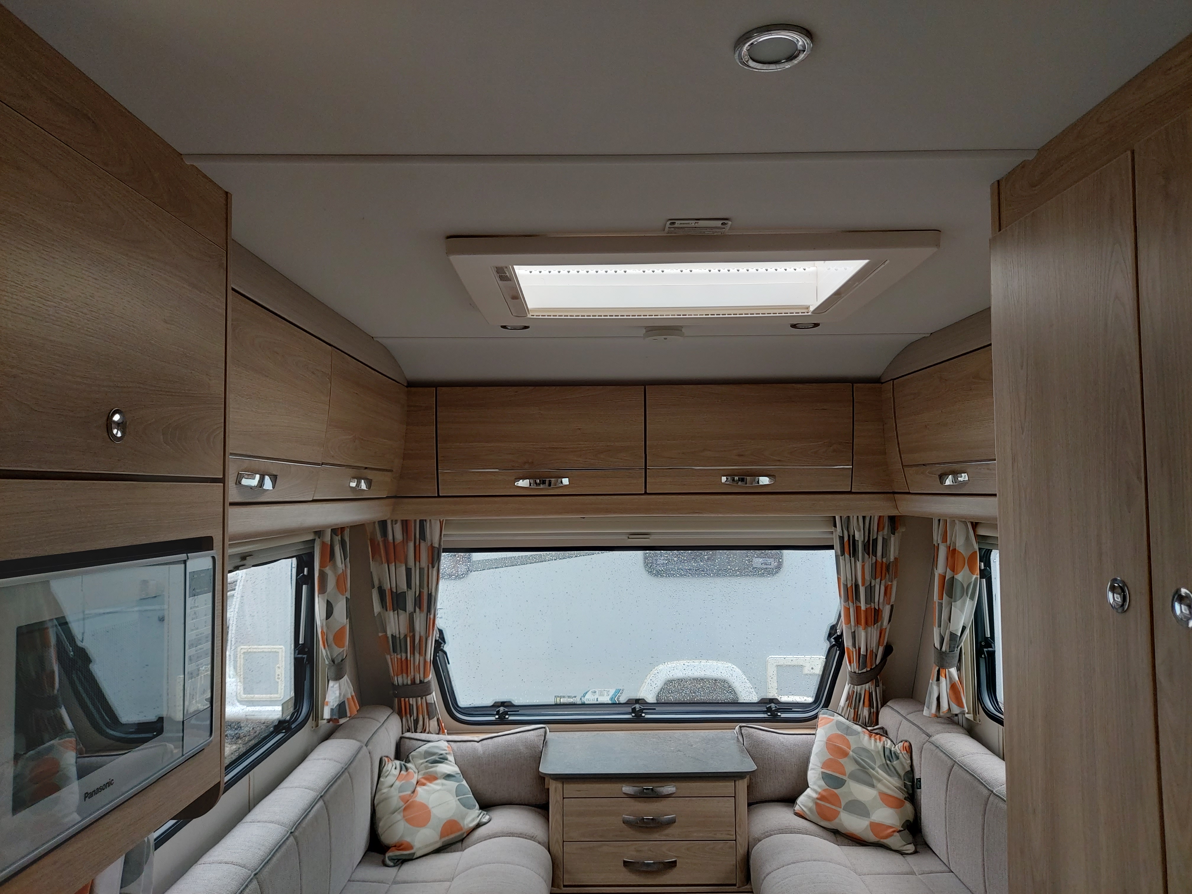 2018 Elddis Xplore 422 SOLID 2 Berth End Kitchen lightweight Caravan, Solar