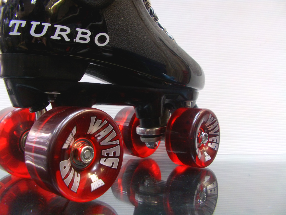 VENTRO PRO QUAD ROLLER SKATE Air Waves Clear Red Wheels