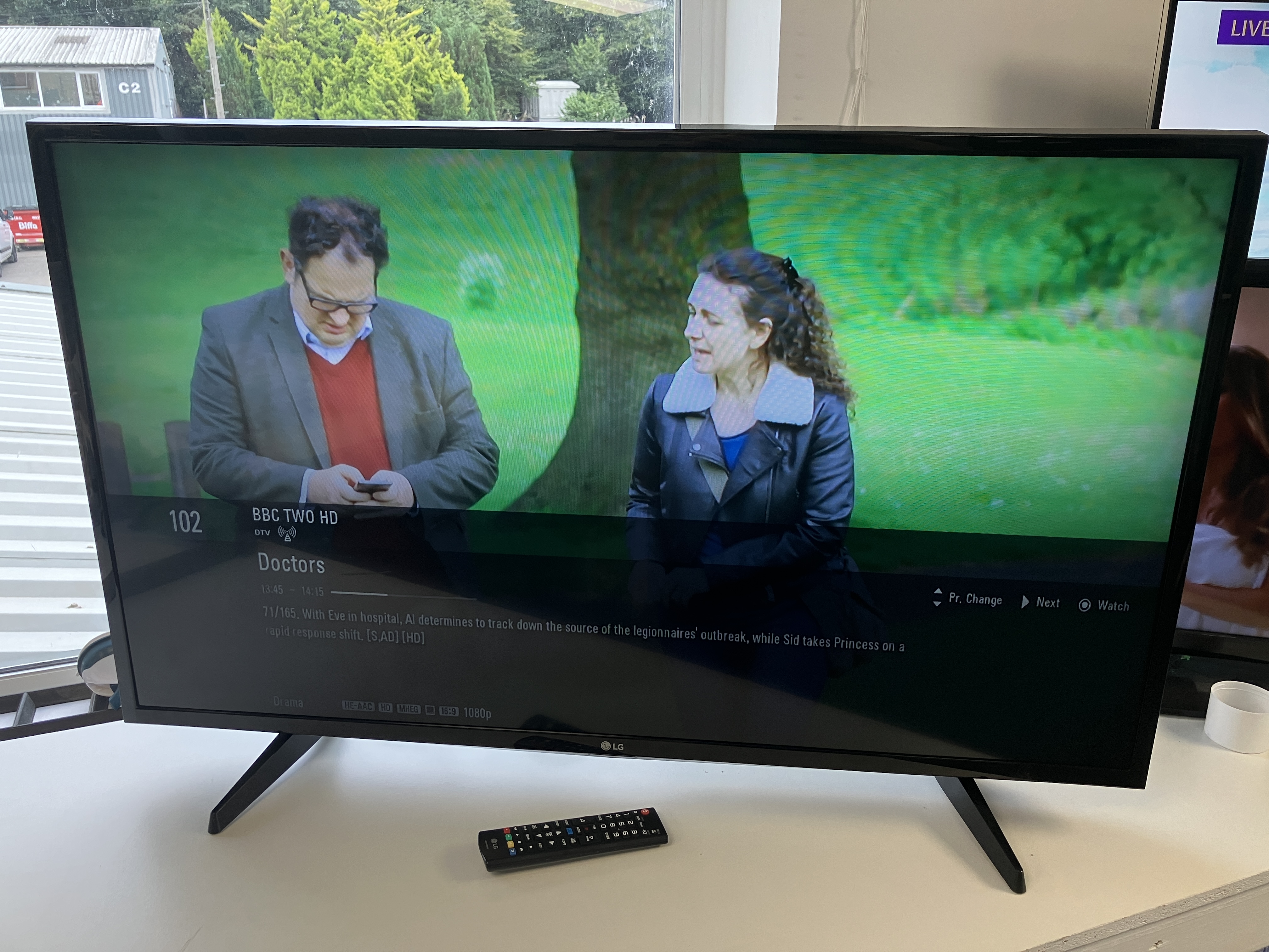 43in LG 43LJ515V, LED freeview HD, Non-smart TV