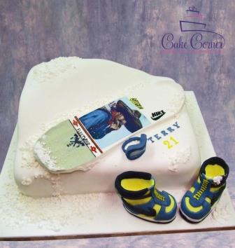 Snowboard Cake