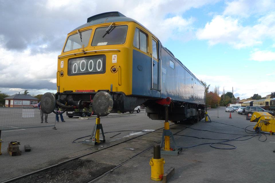 47105 received a refurbished bogie to replace one with excessive wear. 26/10/11

(Ben Elvey)