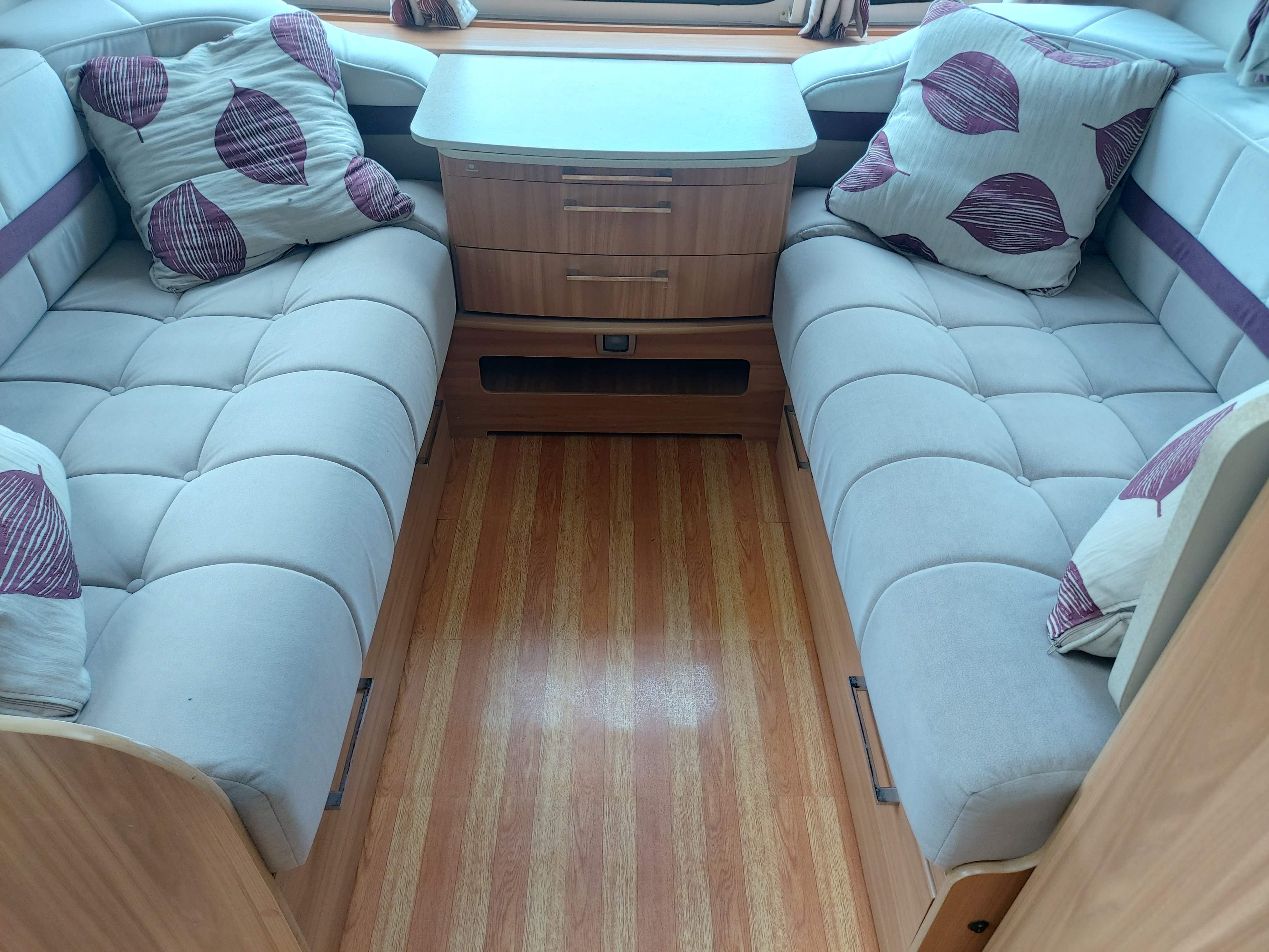 2014 Lunar Clubman Saros Edition SB Fixed Single Beds End Washroom Caravan, Motor Mover