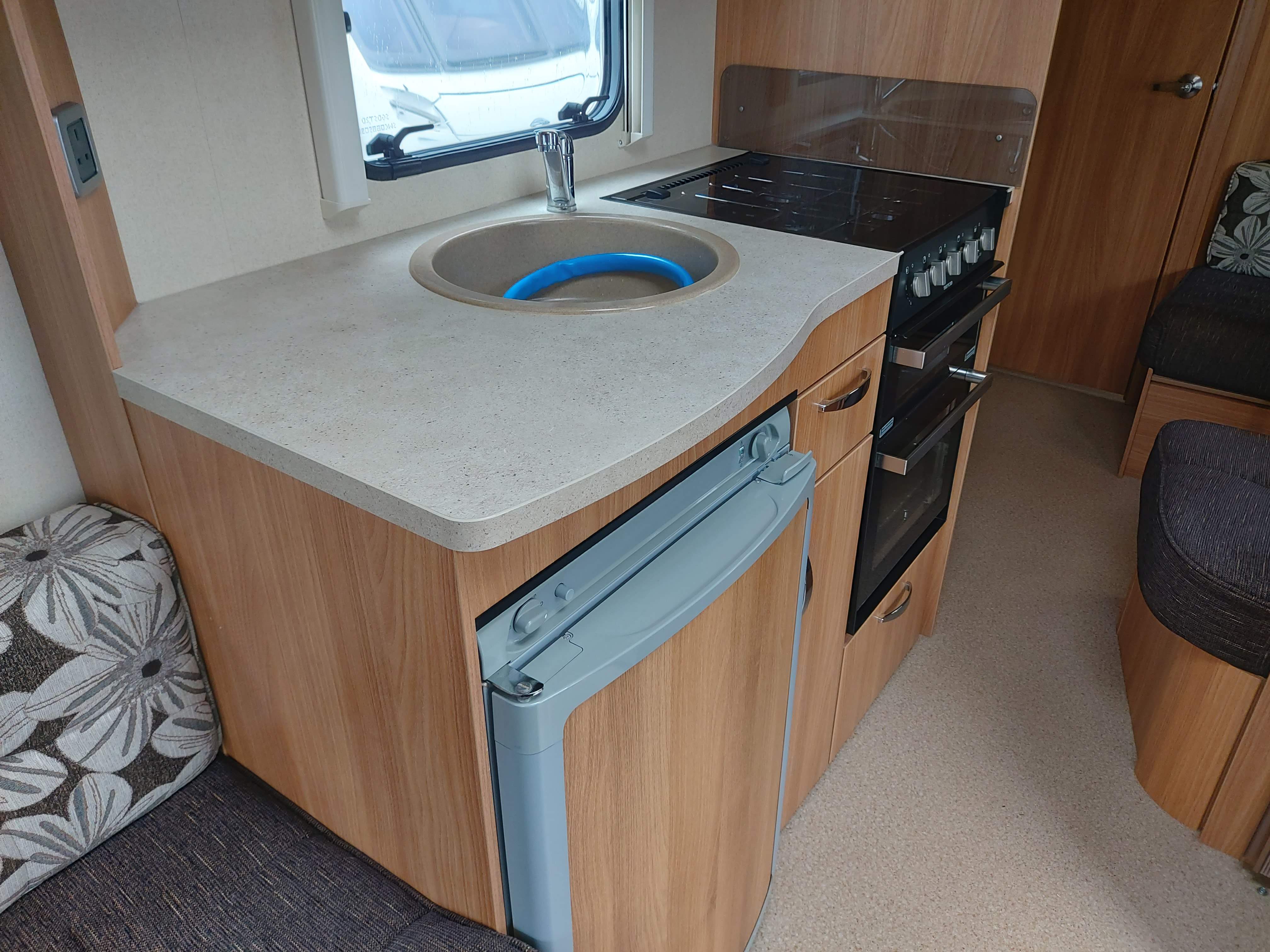 2012 Sprite Major 4, 4 Berth End Washroom Lightweight Caravan, Motor Mover