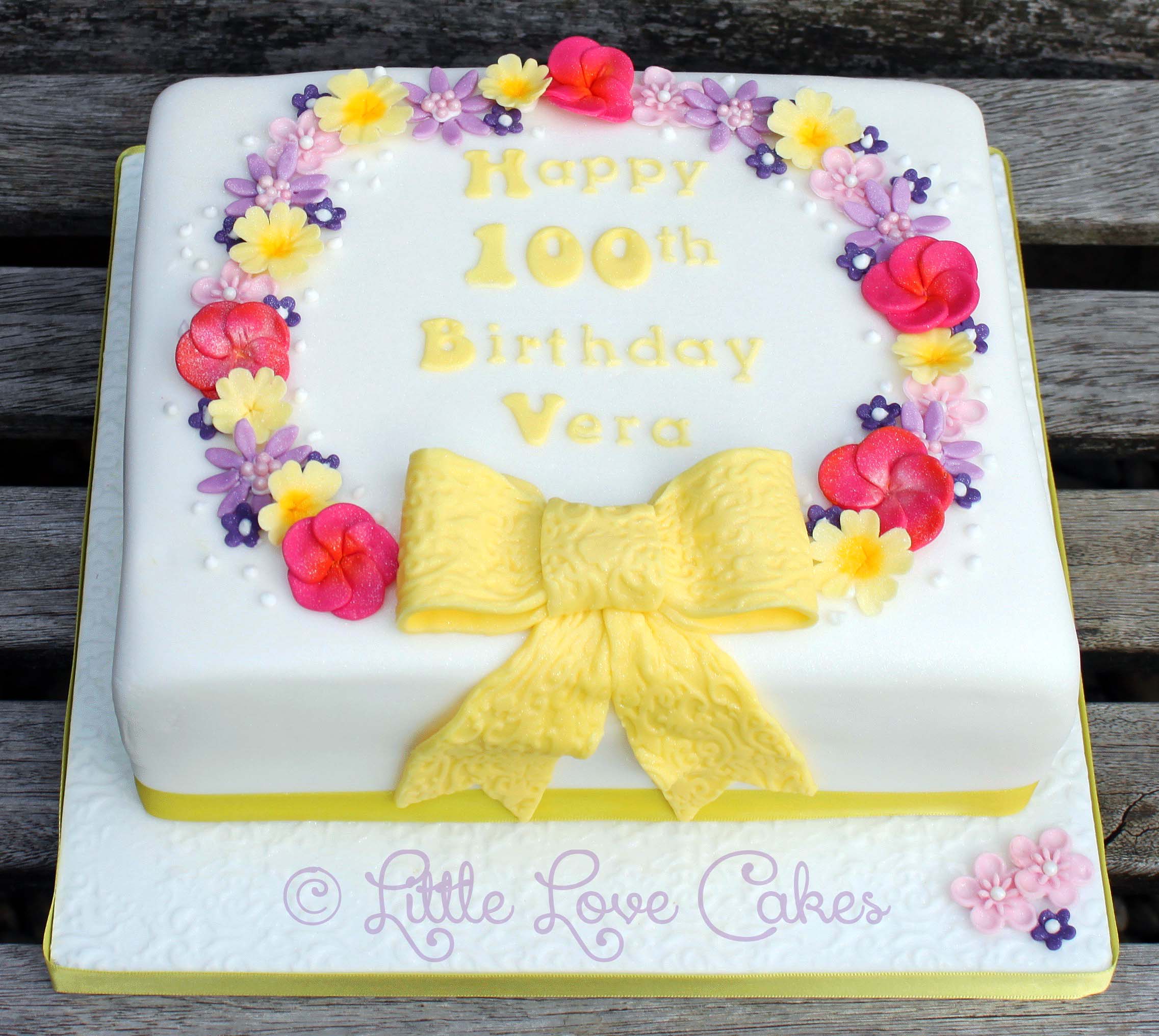 10th birthday flower wreath cake