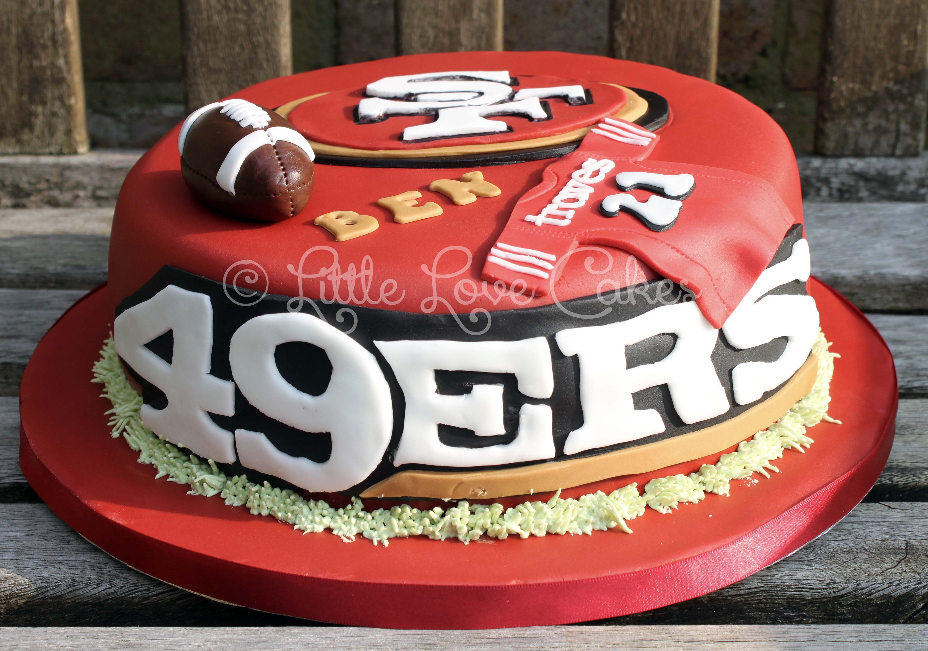 San Francisco 49ers American football cake