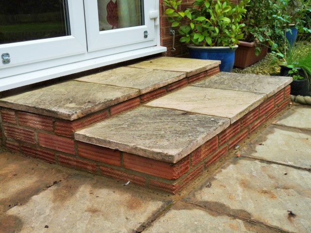 Small scale brick laying