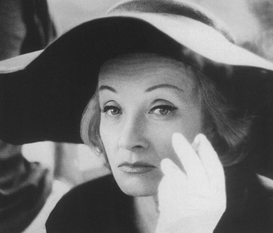 Marlene Dietrich by Enrique del Pozo