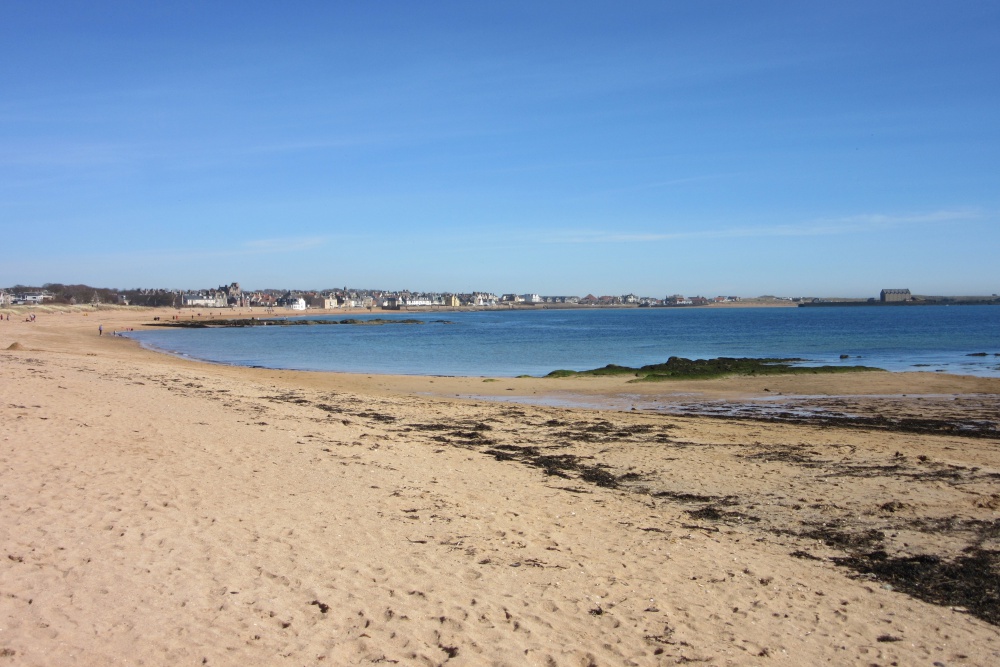 Elie and its beach