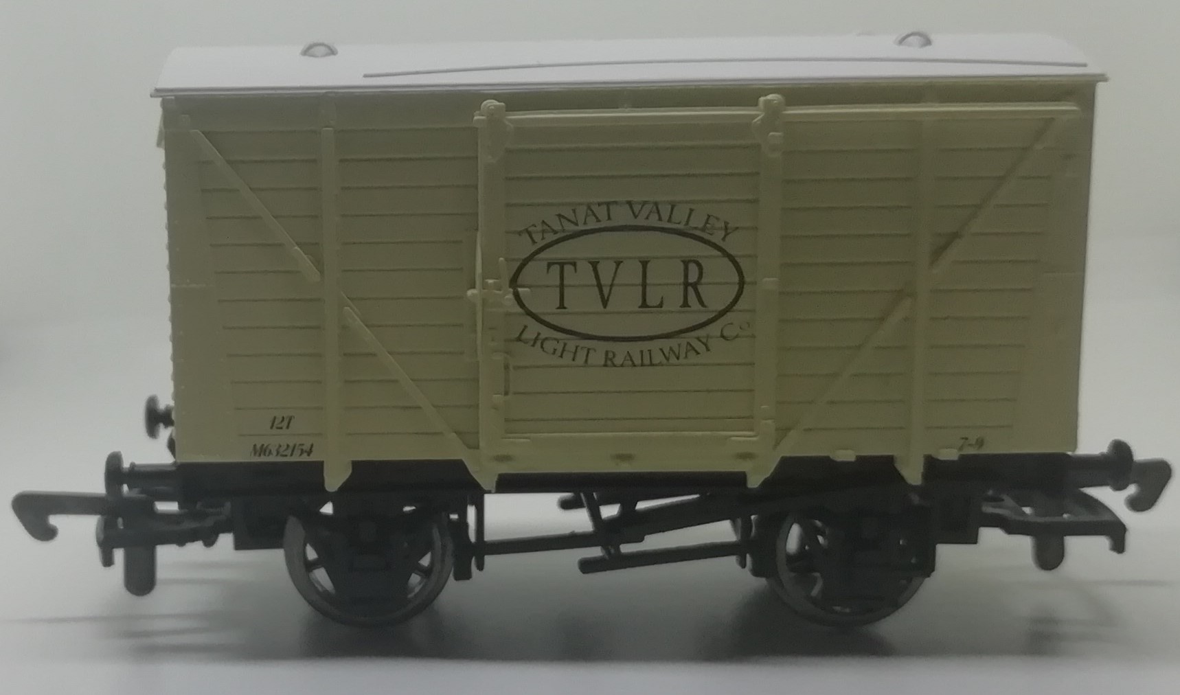 20ft Box Van with TVLR Logo - 1:76 Scale Model / 00 Gauge