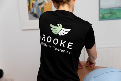 Rooke Holistic providing massage treatment