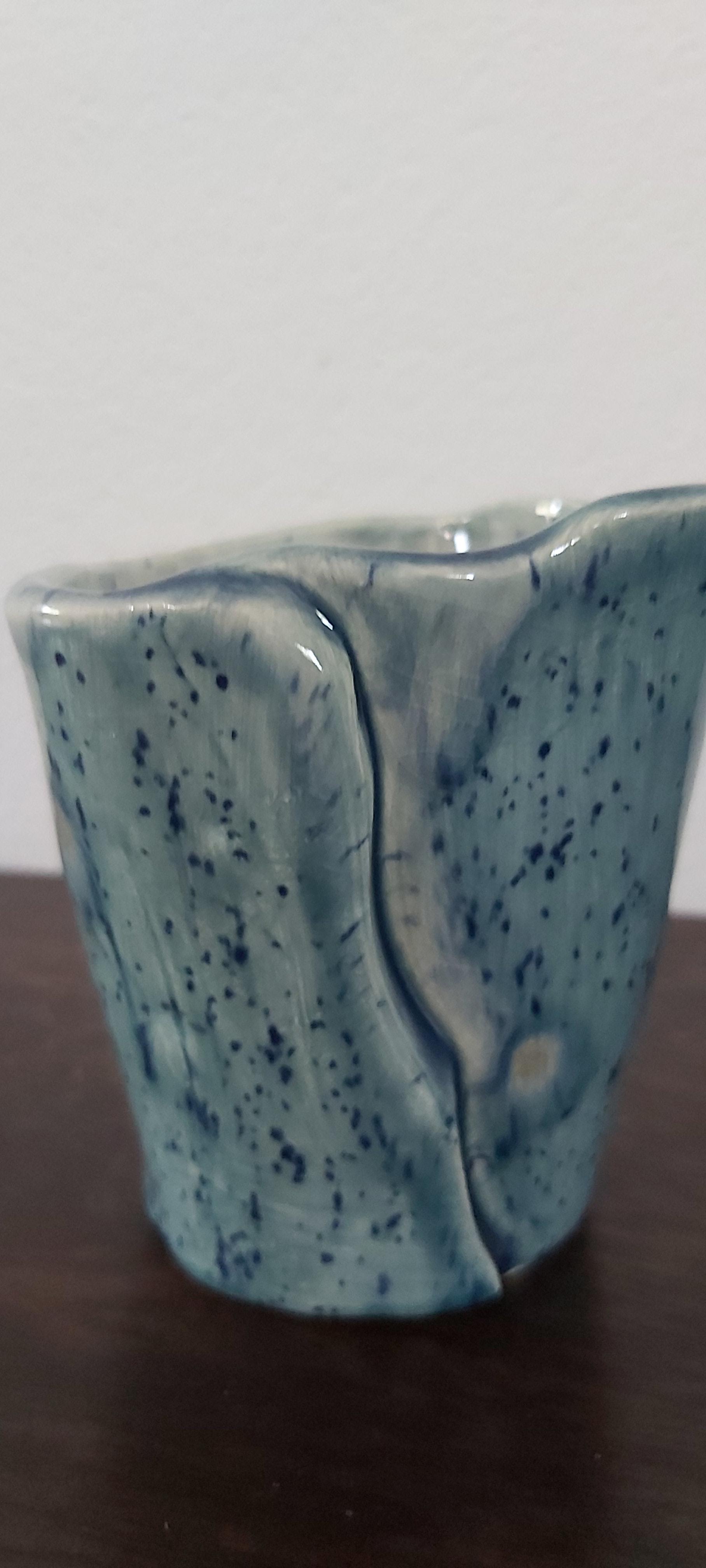 Porcelain pot with blue crystal glaze