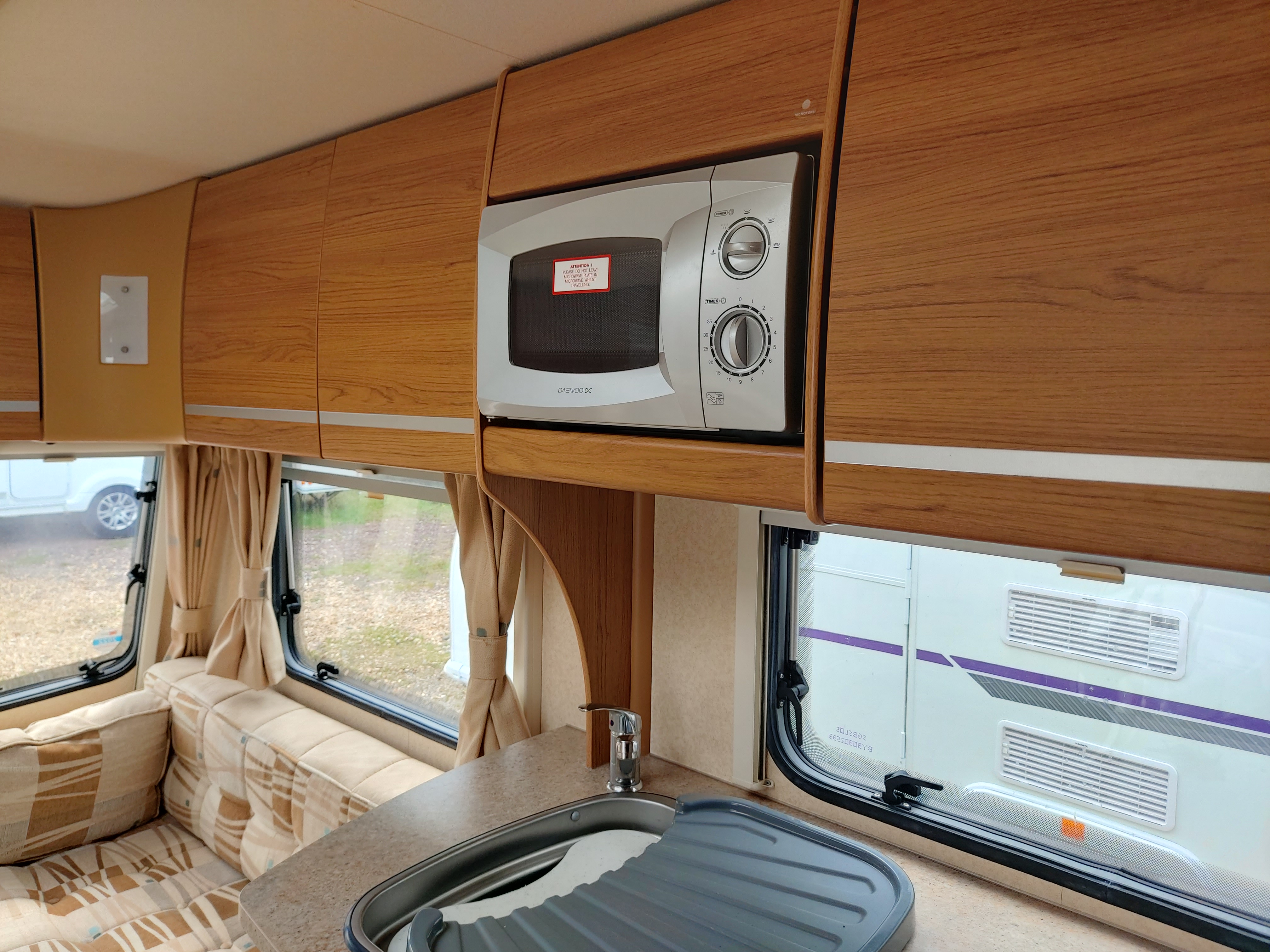 2009 Bailey Pageant Bordeaux 4 Berth Fixed Bed Caravan