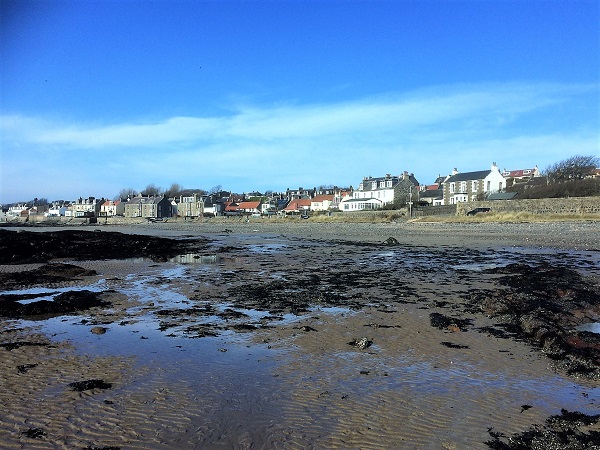 Dog friendly two bedroom self catering holiday cottage with direct ...