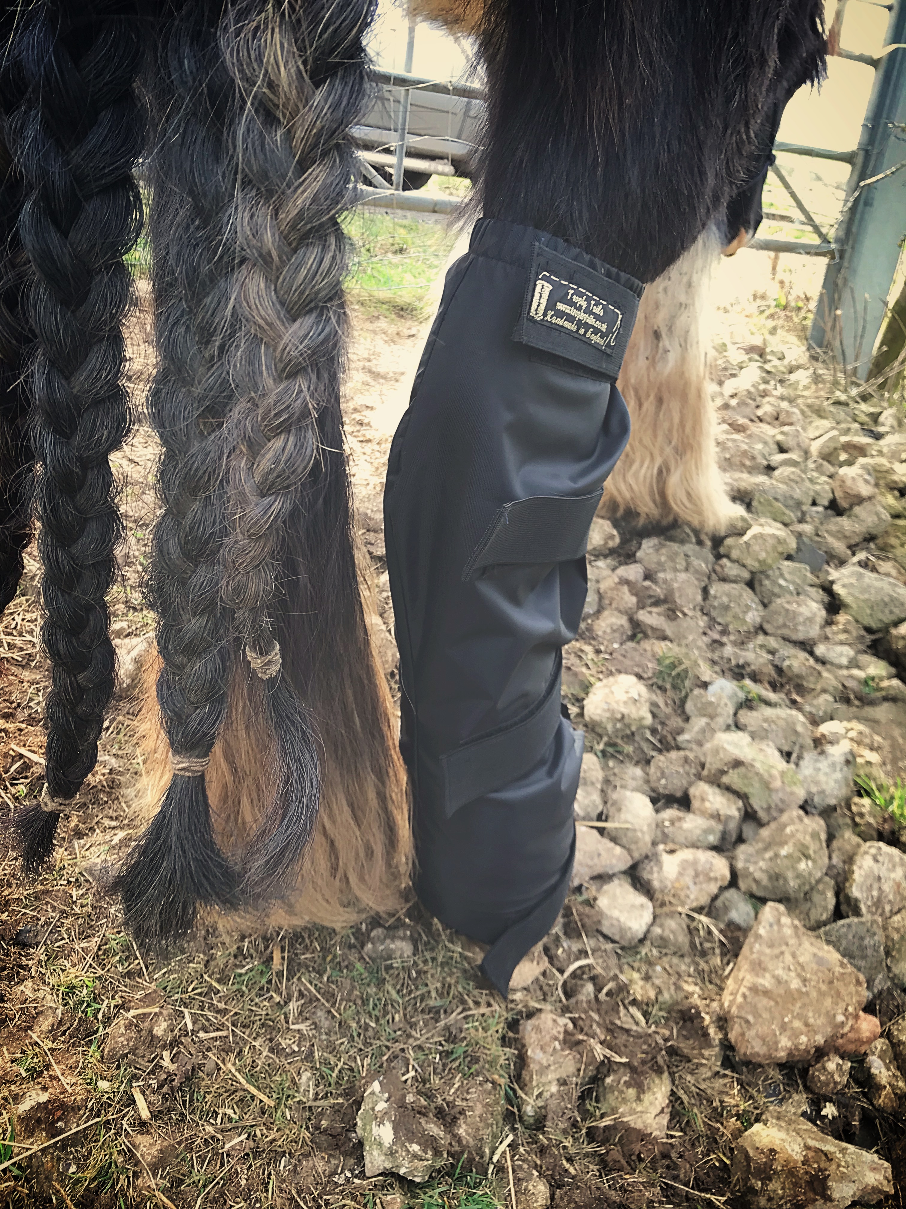 Large Cob Feather Boots