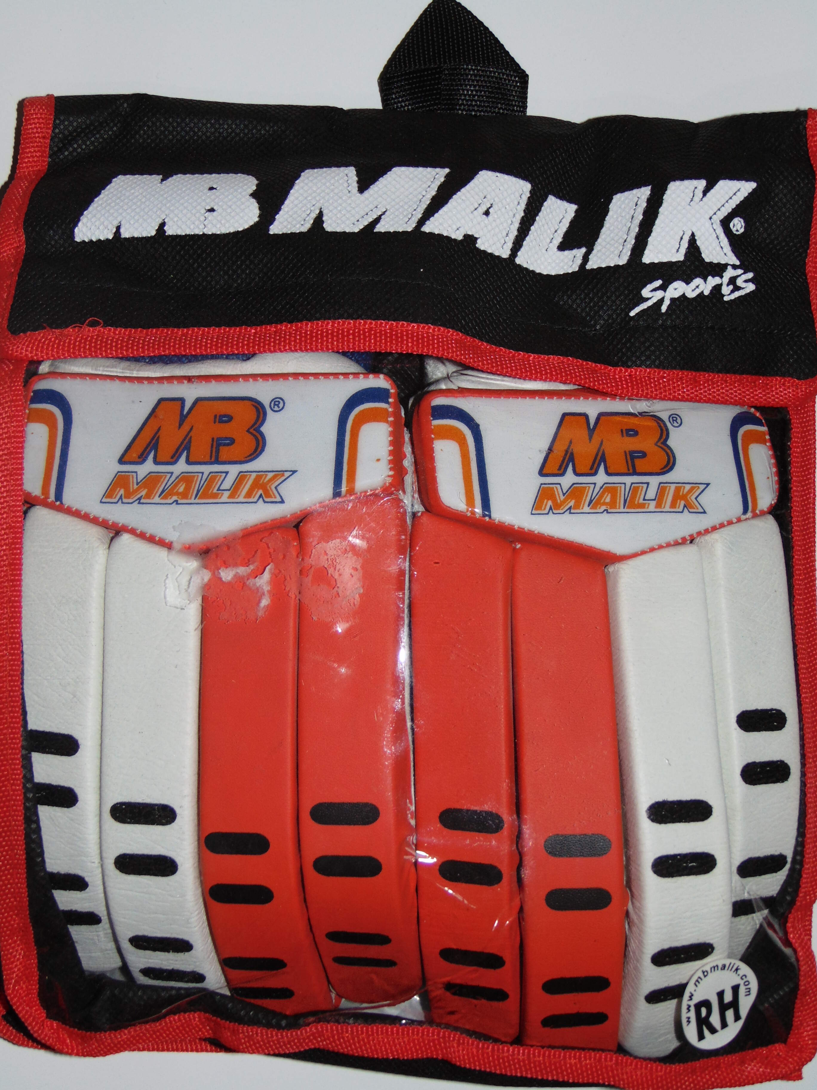 MB Malik Supreme Mens Cricket Batting Gloves Size R/Hand was £ 19.00