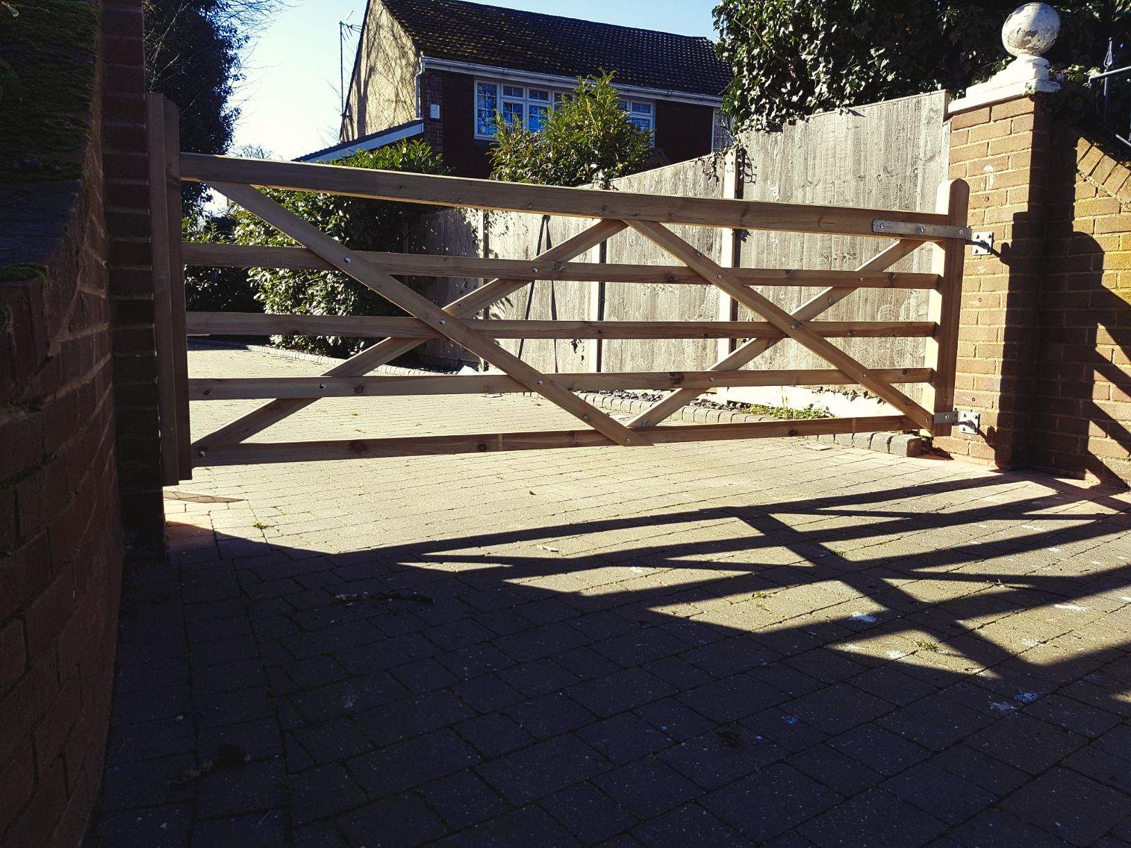 5 bar gates installed in Boxley