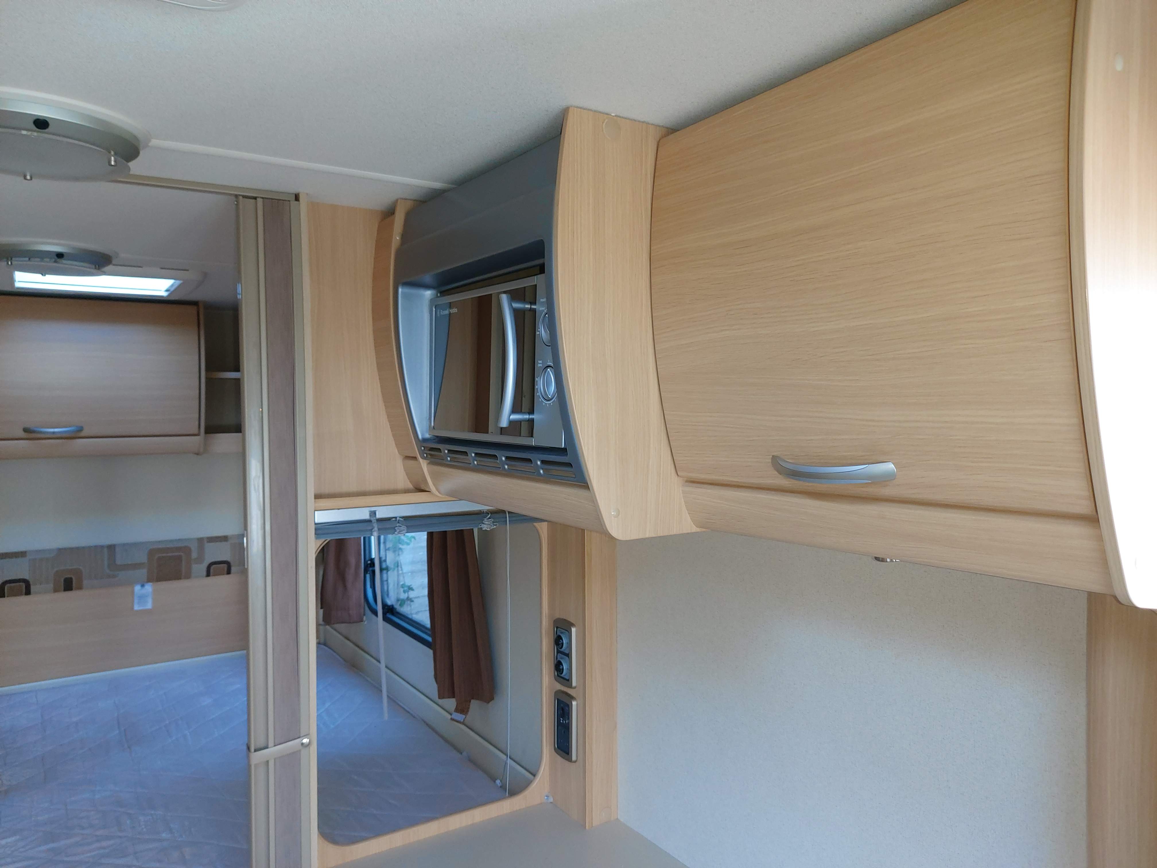 2008 Abbey Vogue 2 495 Fixed Bed 4 Berth Caravan with Motor Mover