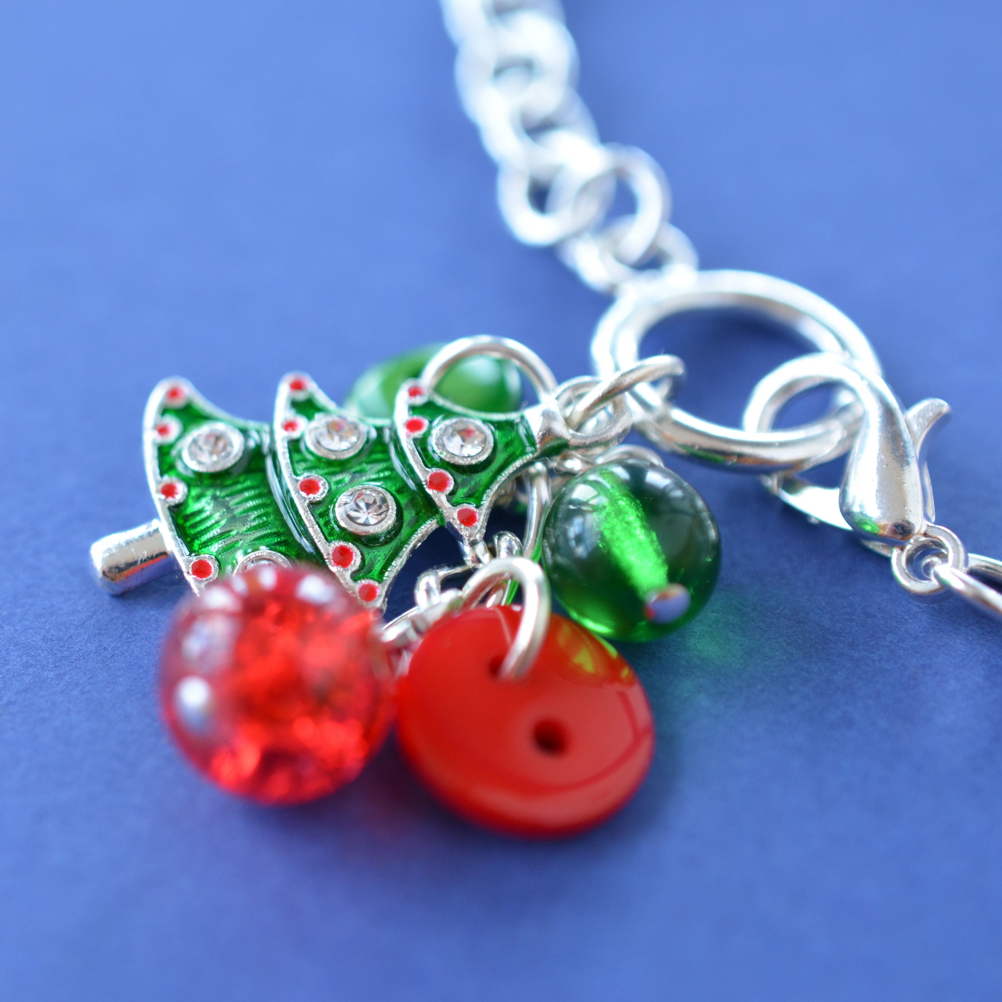 Red & Green Christmas Tree Cluster Button Charm Bracelet