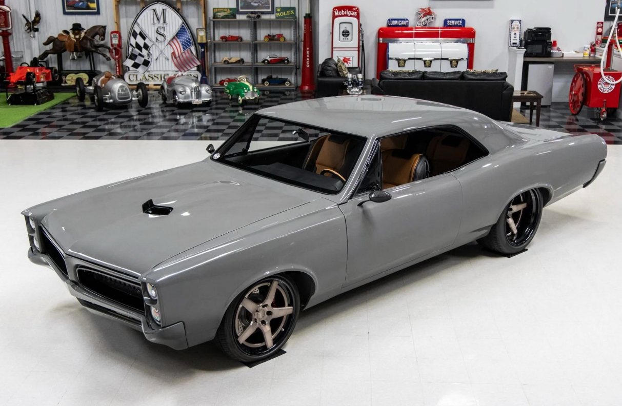 Insanely Cool 1966 Pontiac GTO Sells for $156,000, Massachusetts Dealer Makes a Killing