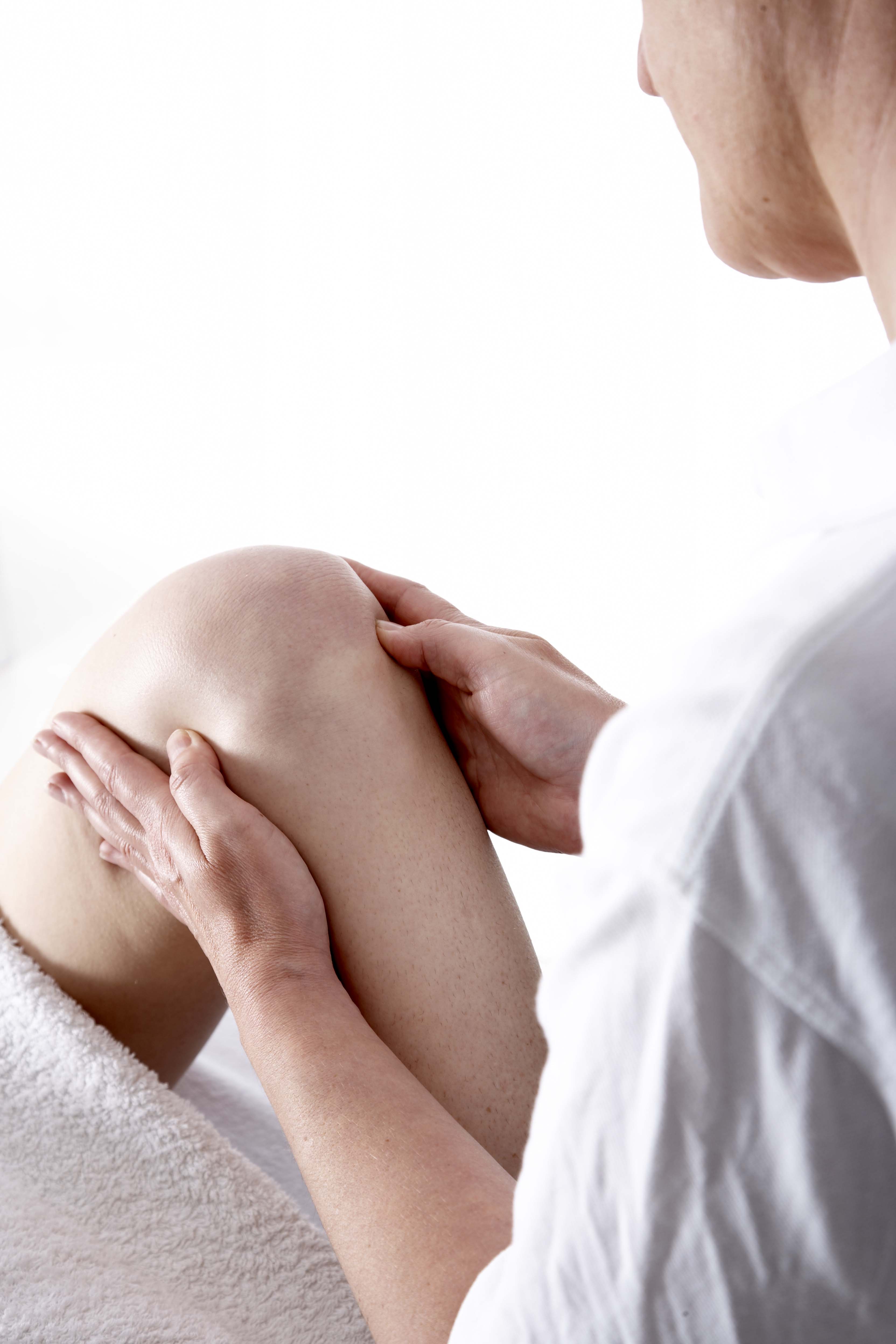 Injury rehabilitation massage for knee injury