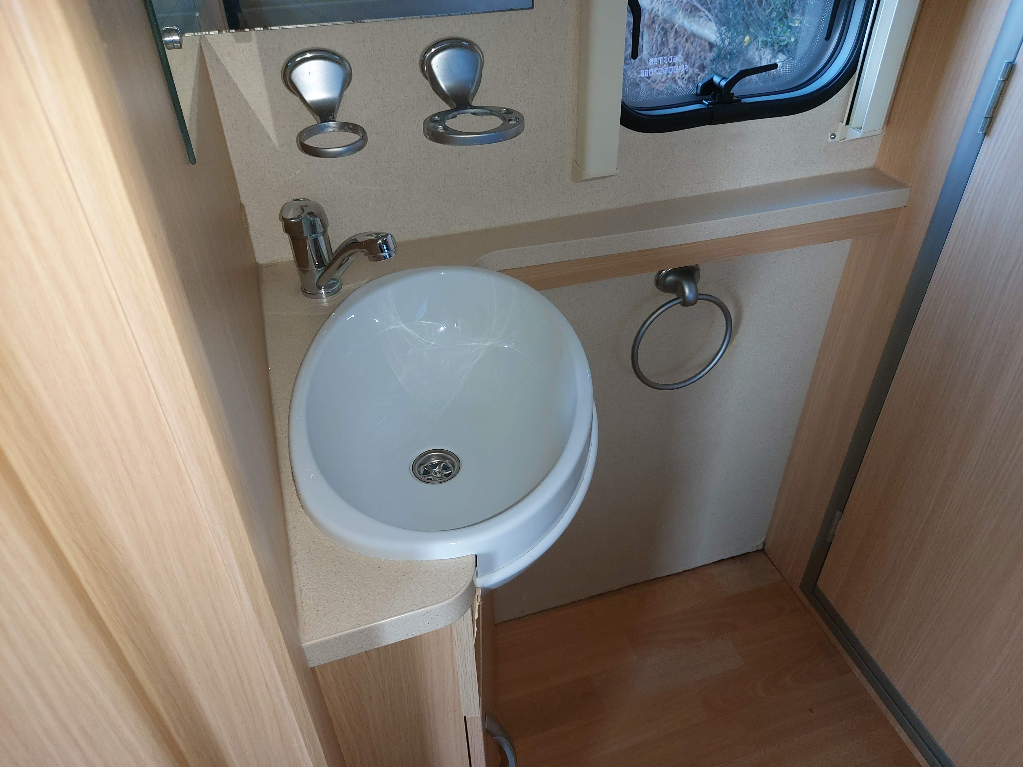 2008 Abbey Vogue 2 495 Fixed Bed 4 Berth Caravan with Motor Mover