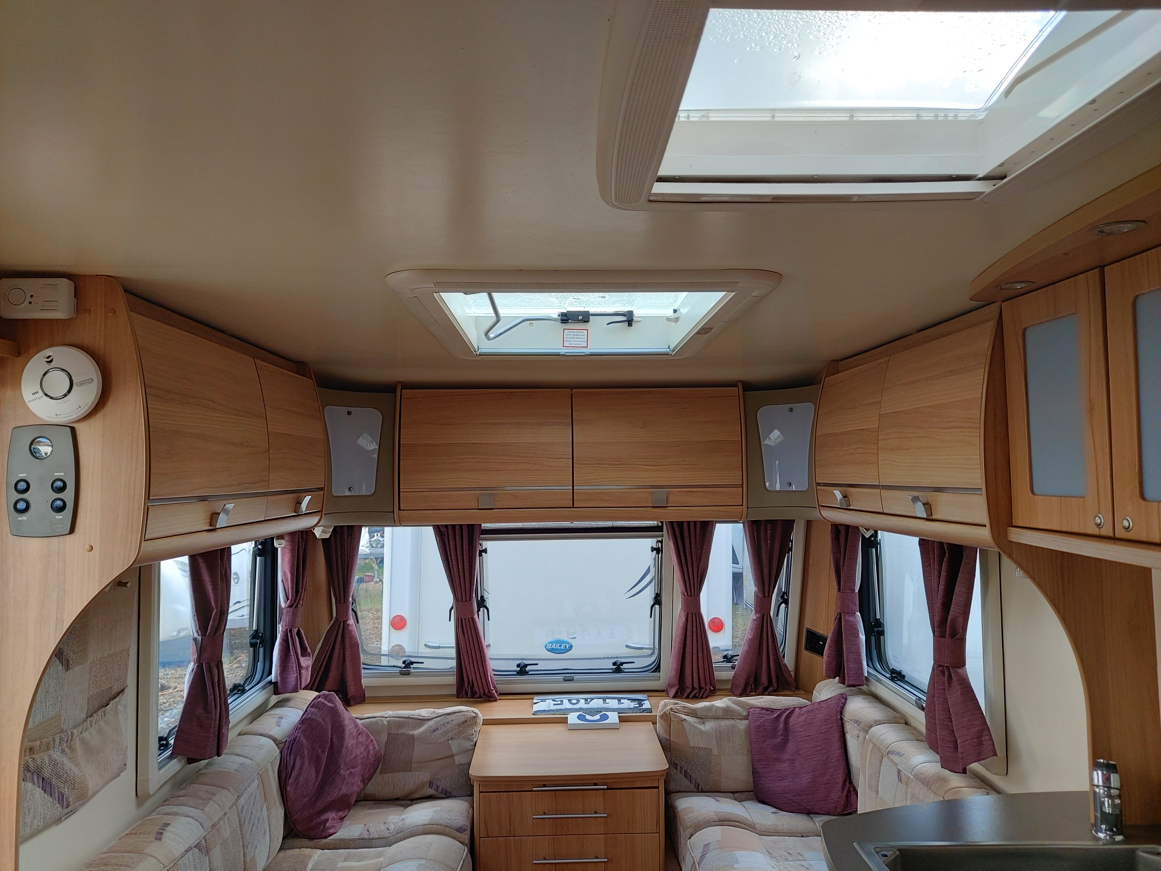 2012 Bailey Pegasus Rimini 4 Berth Fixed Single Beds E/Wroom Caravan Motor Mover