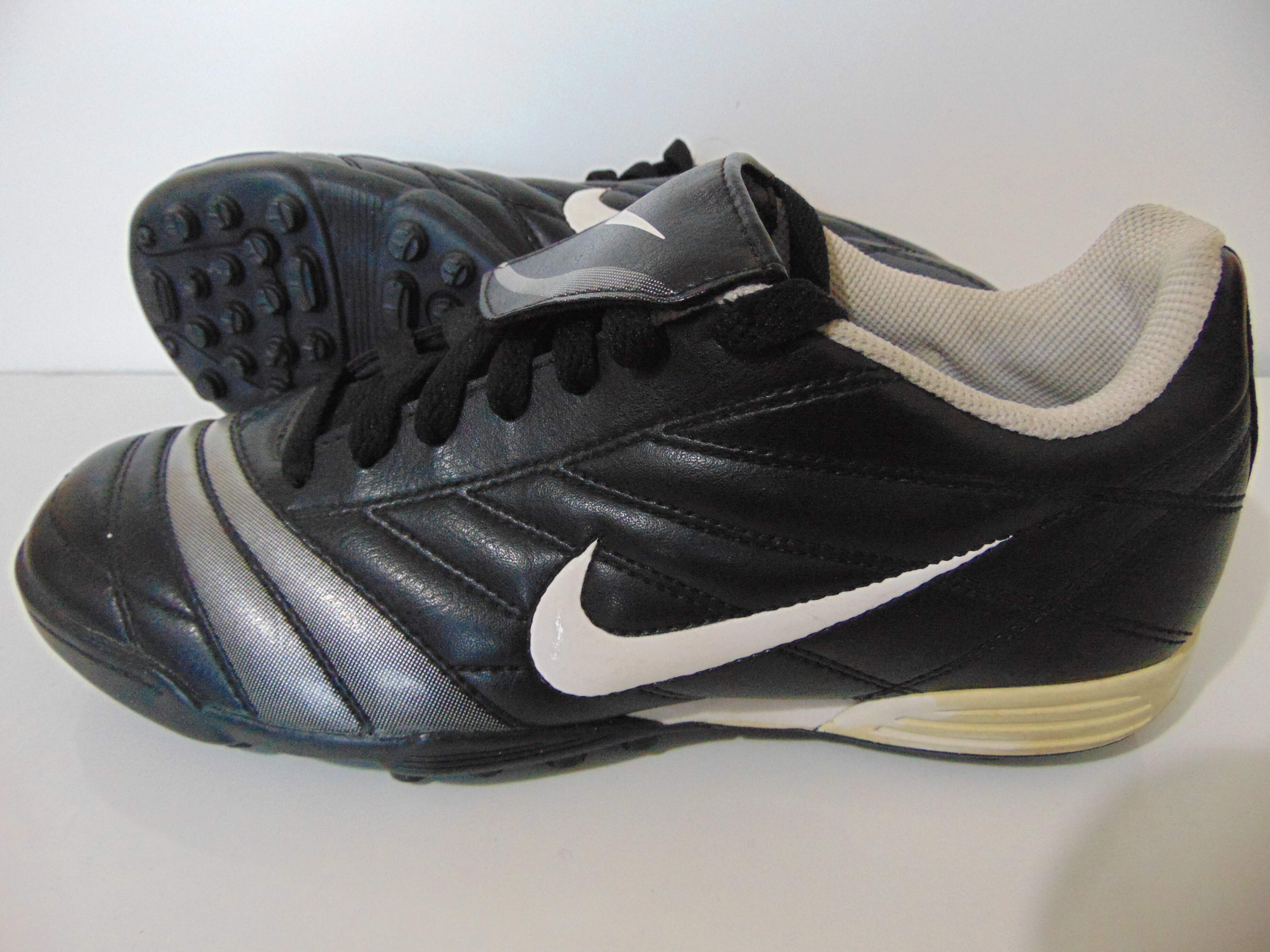 Nike Premier TF Junior Football Boot 316746.011 UK 5.5 EX Shop £ 10.00
