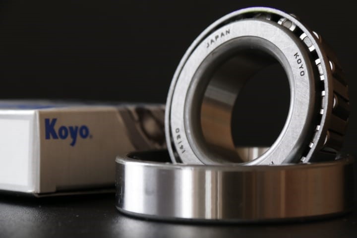 Koyo tapered roller bearing with packaging