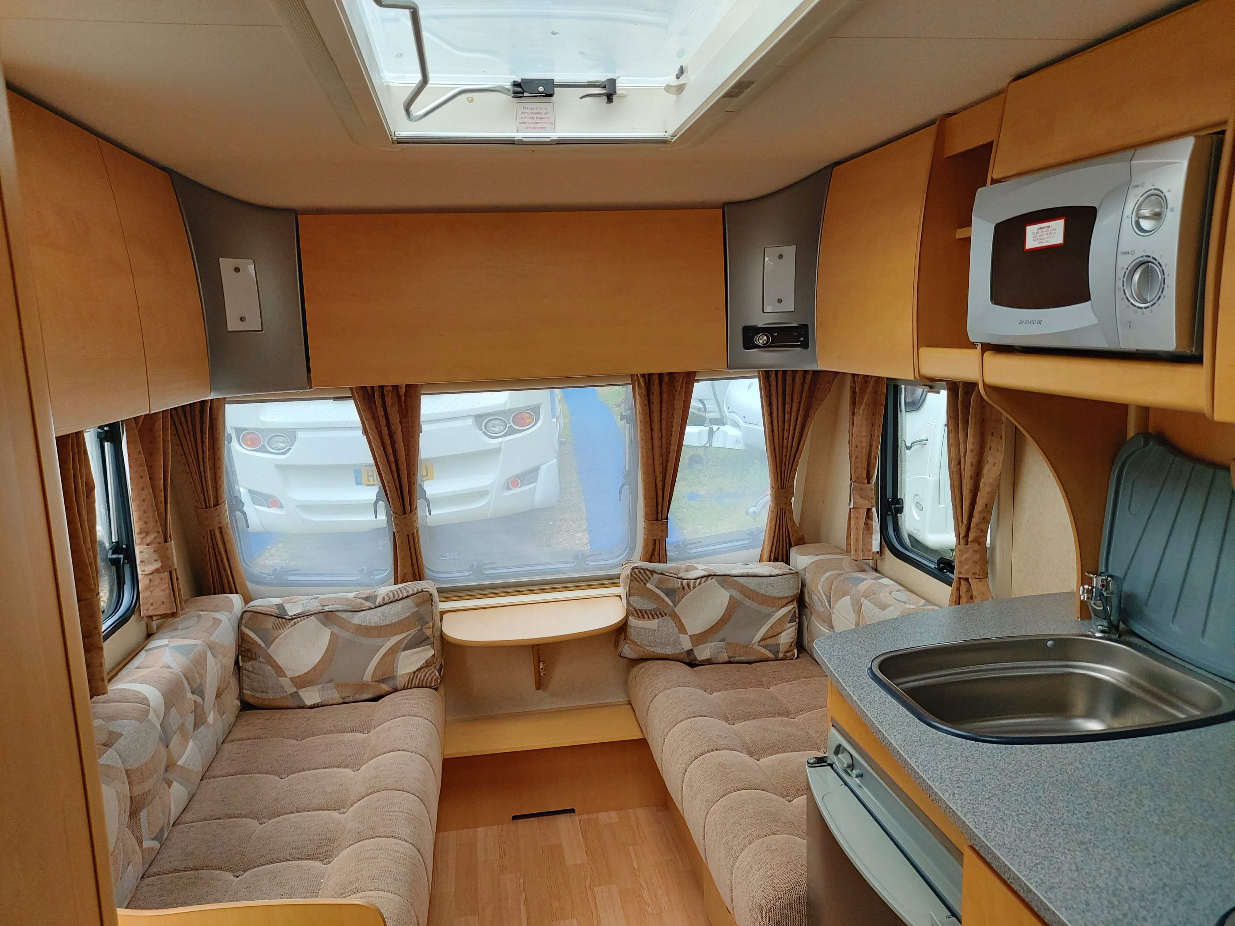 2010 Bailey Ranger GT60 460-4, 4 Berth FIXED BED Lightweight Caravan