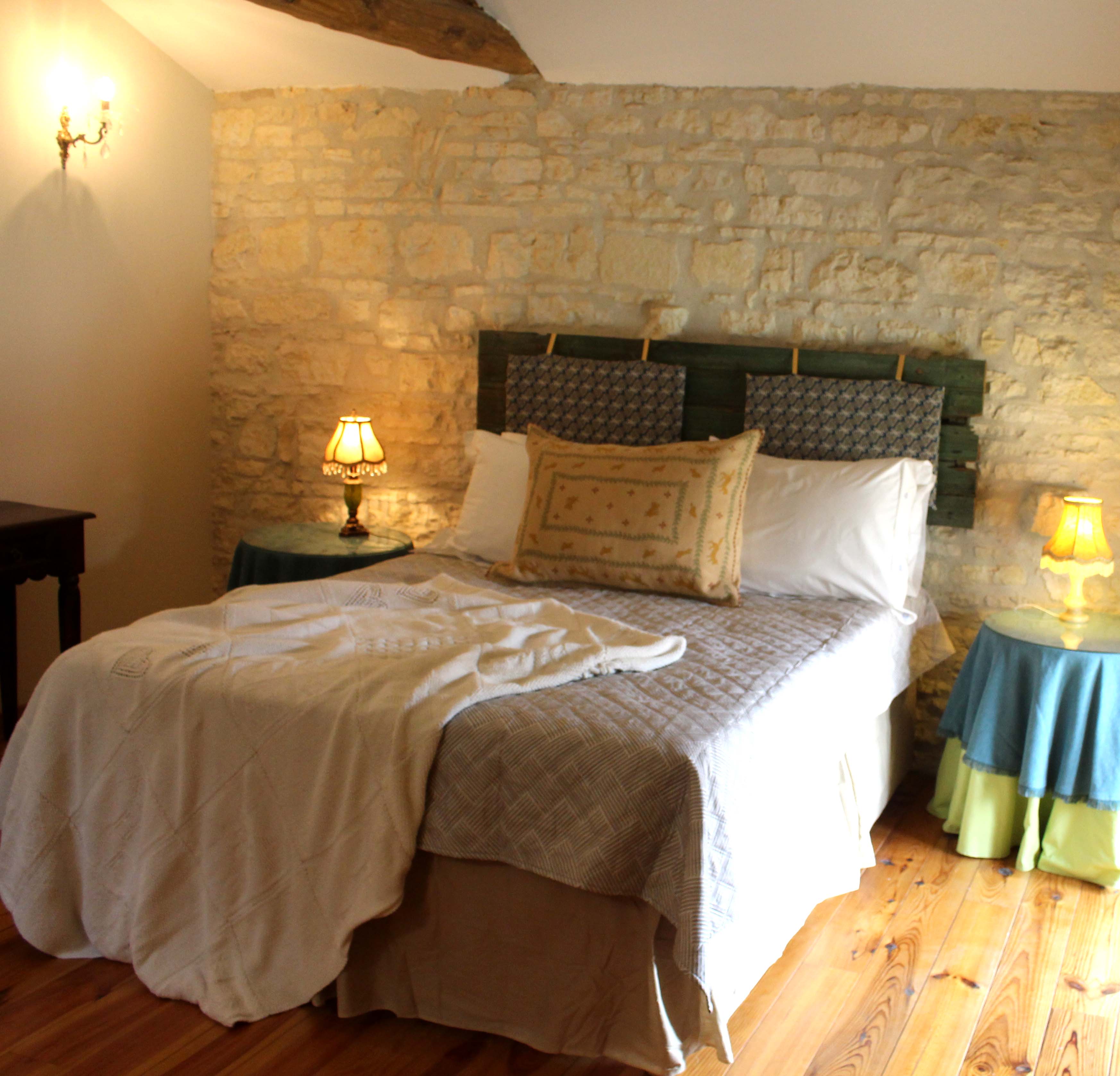 Single room/ensuite bathroom for Knitting and Crochet retreat 11th to 18th October 2022