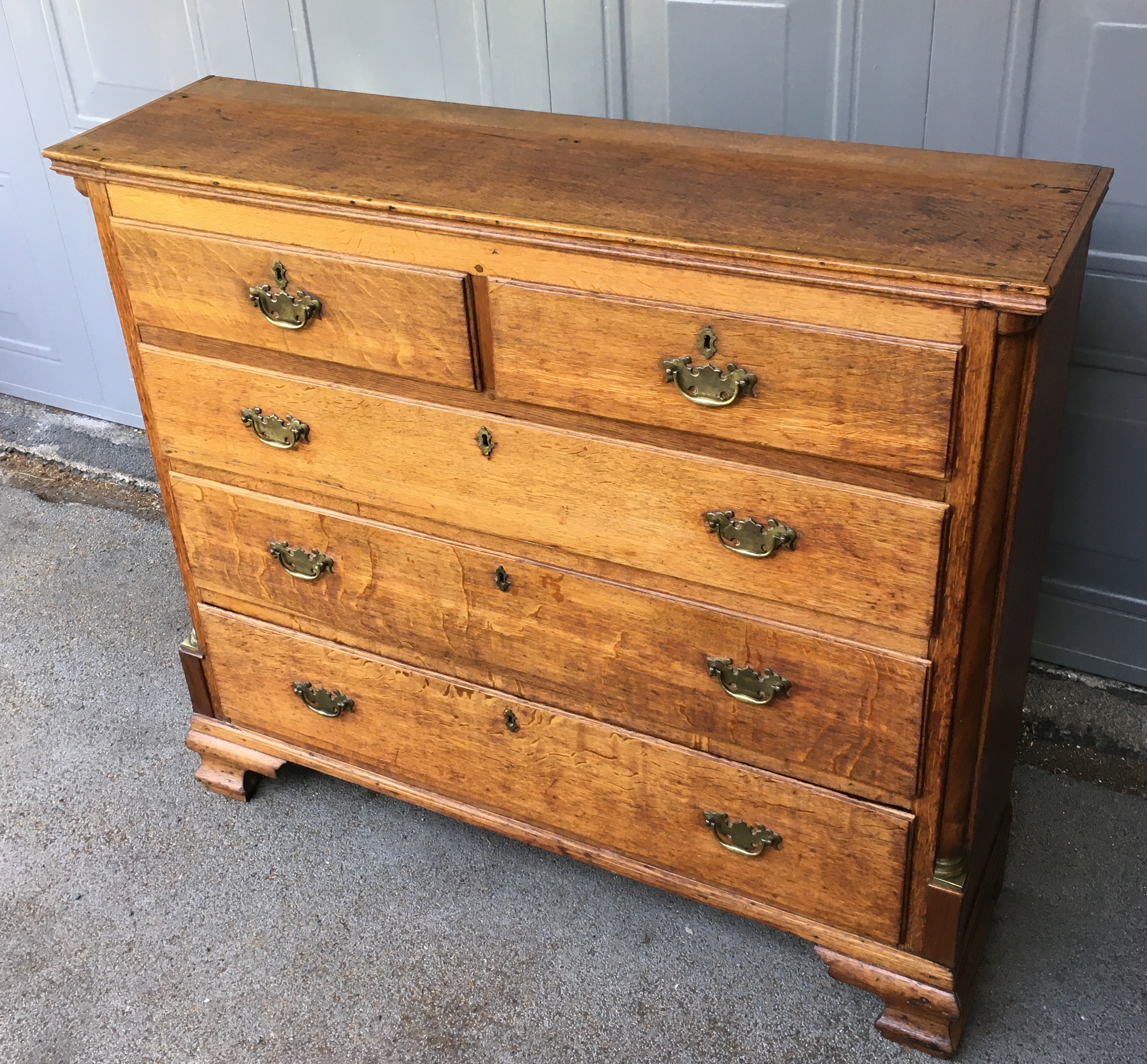 c1780 Oak Chest of 5 Drawers of Narrow Proportions