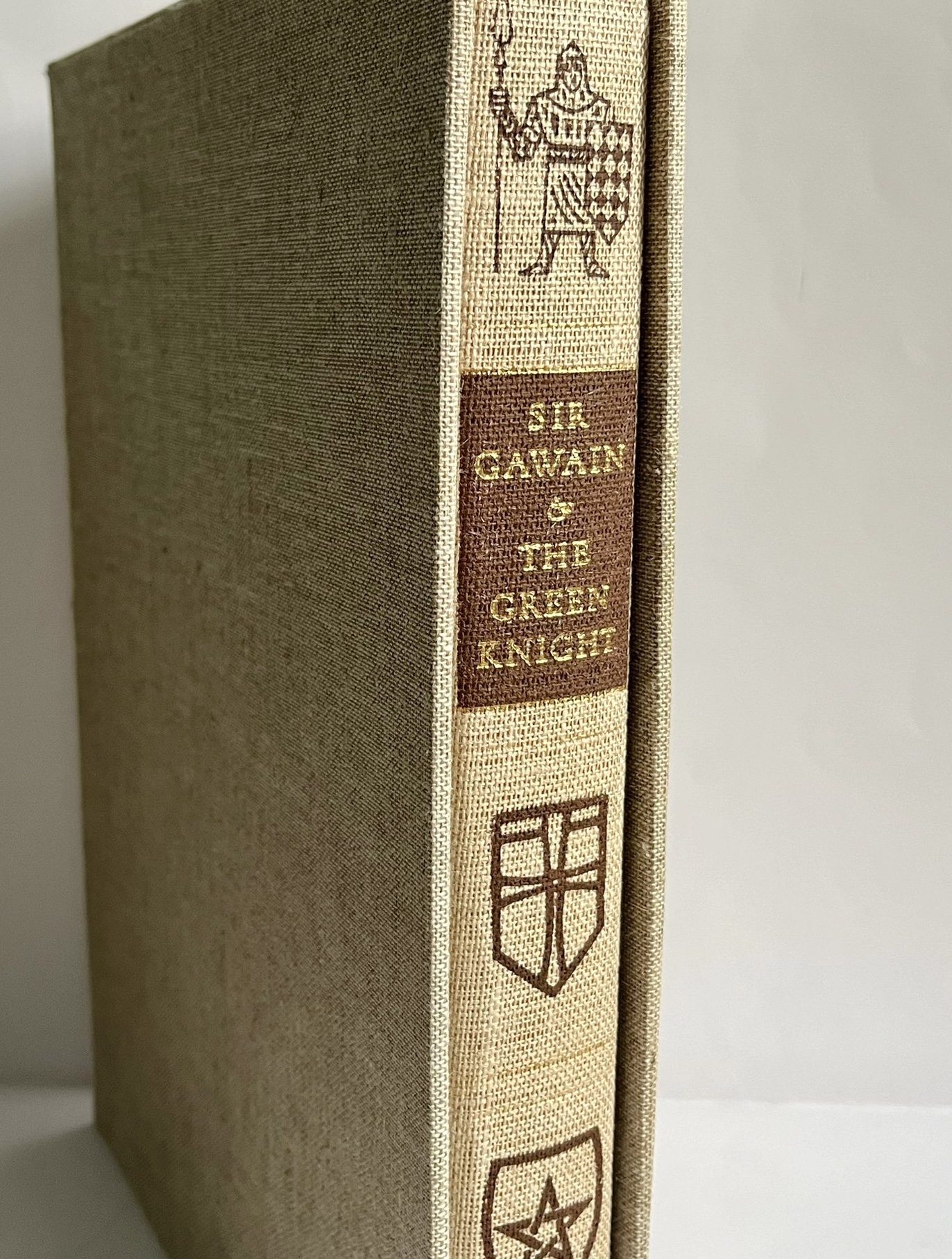 Sir Gawain & The Green Knight Illustrated by Cyril Satorsky