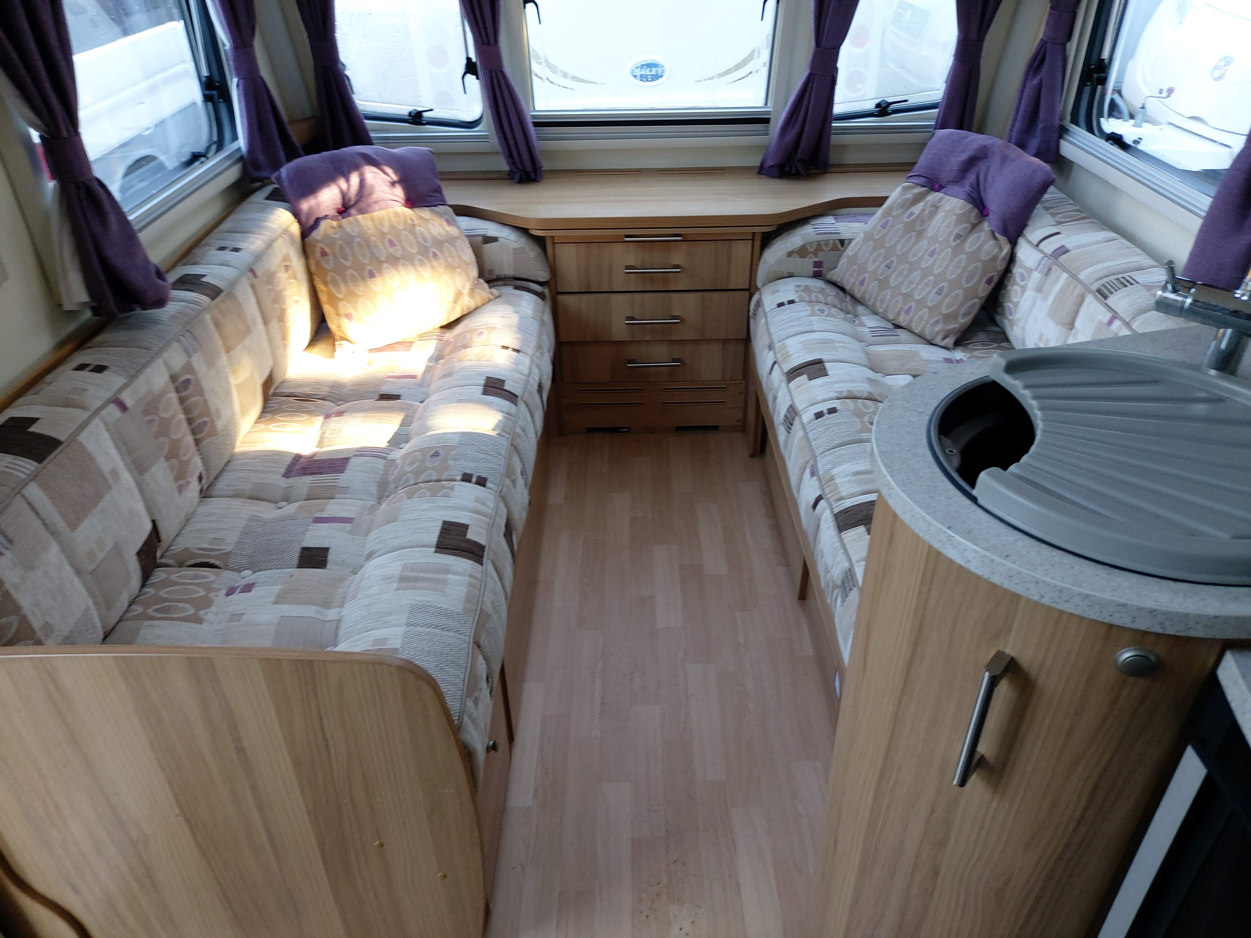 2013 Bailey Unicorn Valencia 4 Berth Fixed Bed End Washroom Caravan