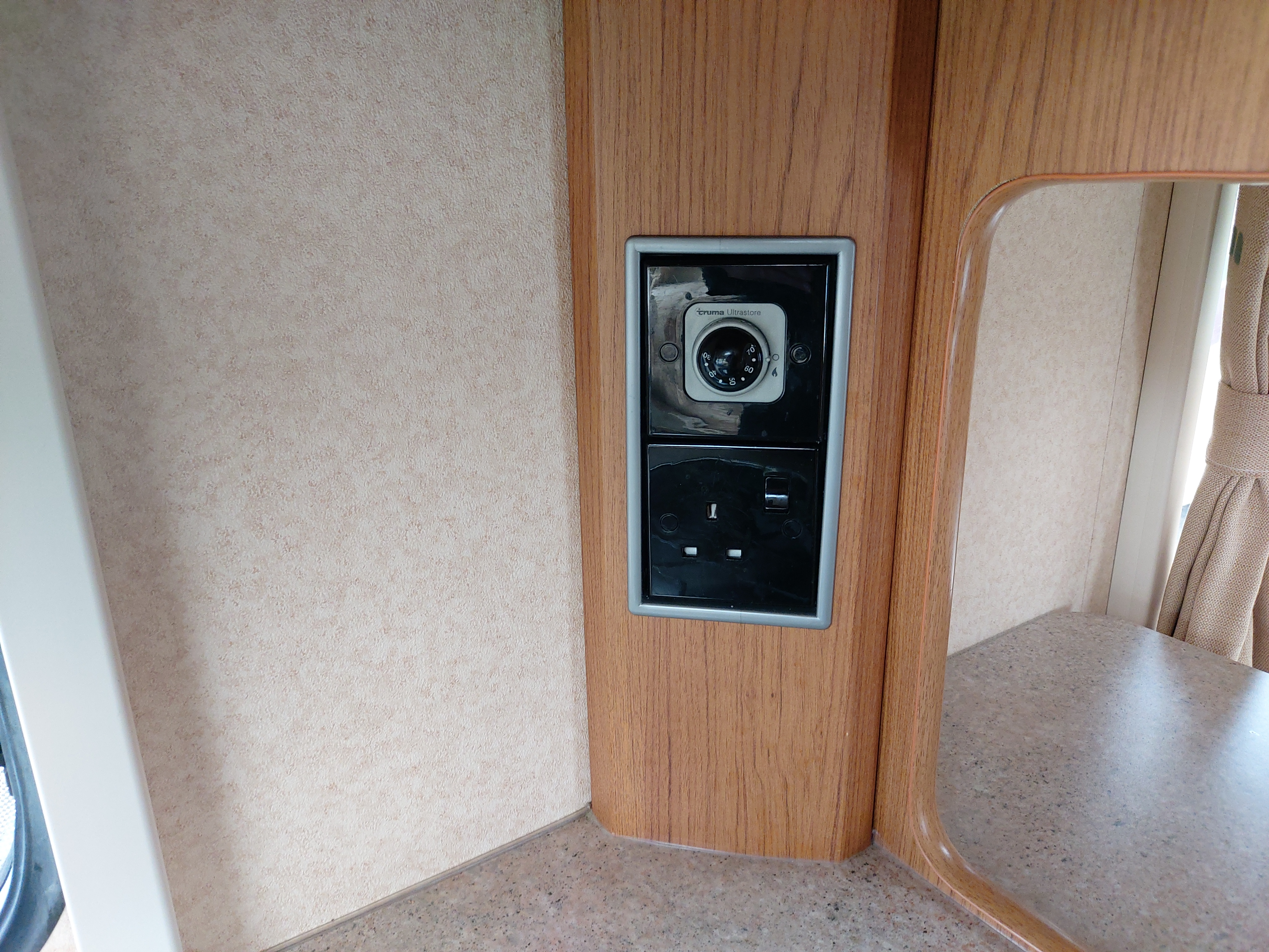 2009 Bailey Pageant Bordeaux 4 Berth Fixed Bed Caravan