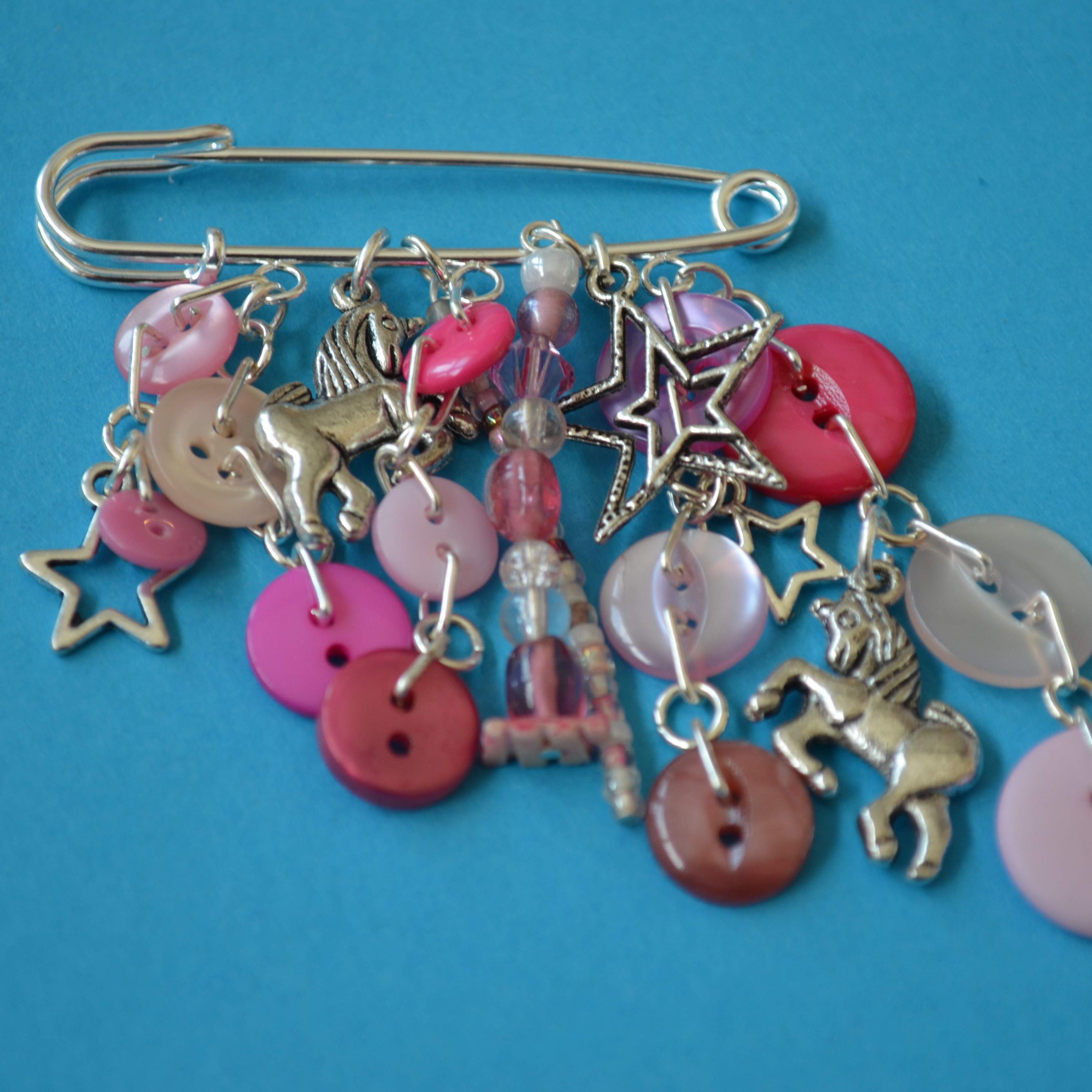 Unicorn Cluster Charm Kilt Pin Brooch