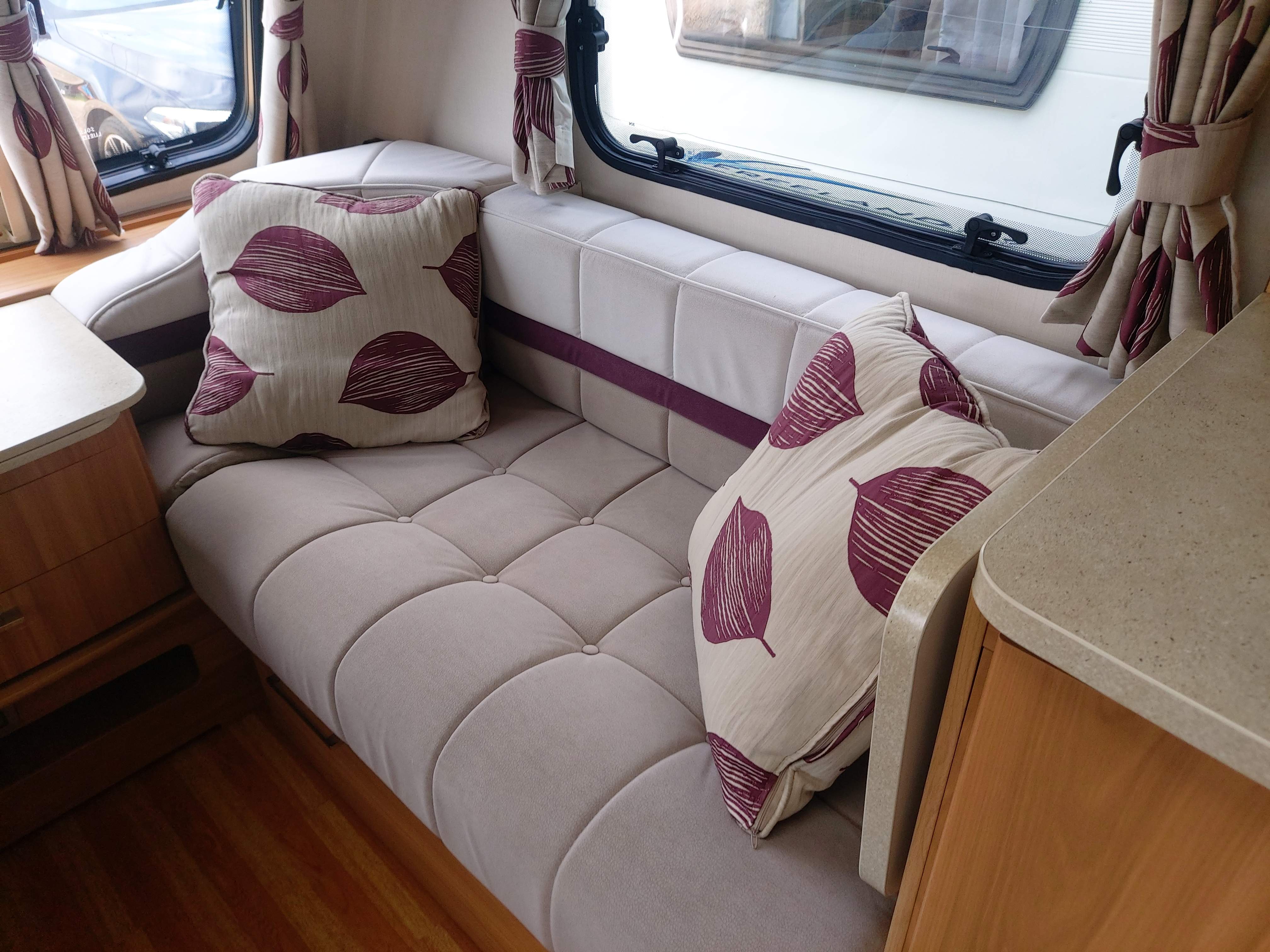 2014 Lunar Clubman Saros Edition SB Fixed Single Beds End Washroom Caravan, Motor Mover