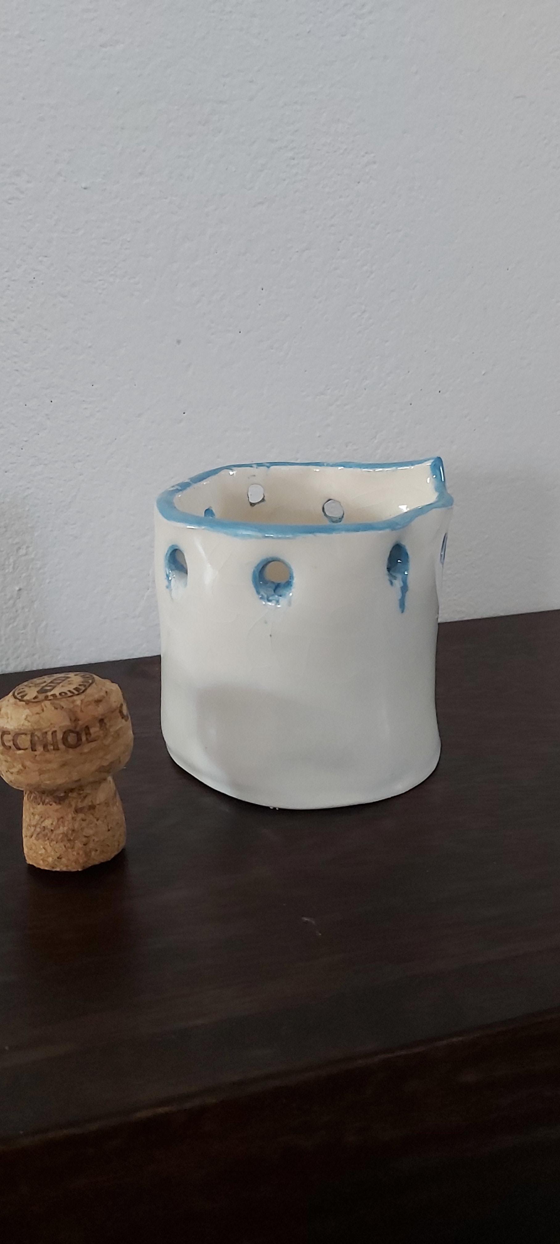 Porcelain pen holder pot