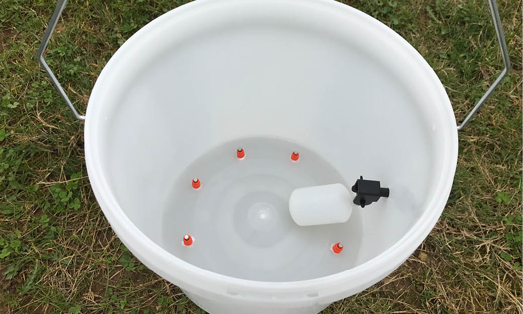 Nipple Bucket Drinker c/w T20 Float