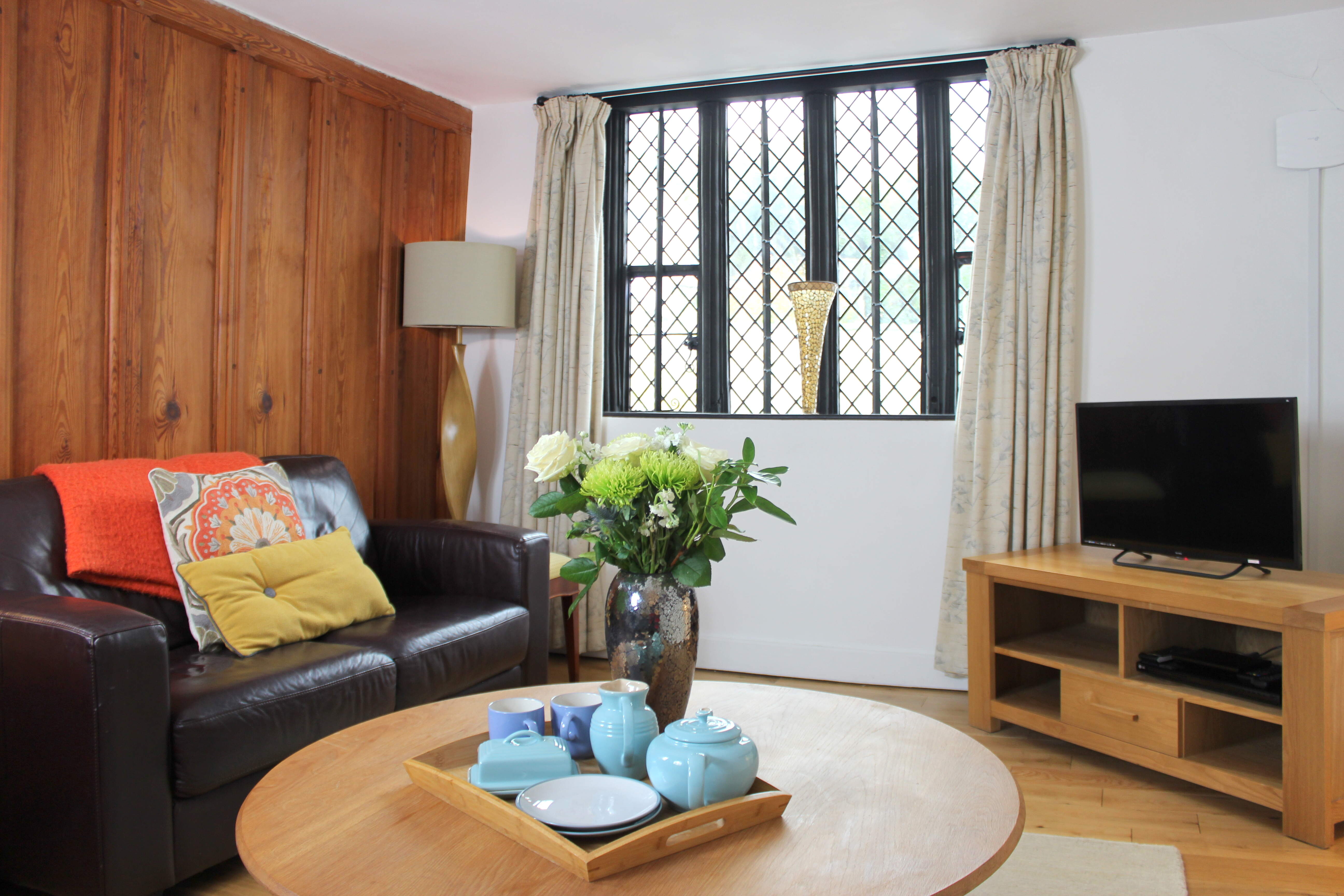 Holiday Apartments in Dartmouth with Ways Away Merchant's Rise. Sleeps 5