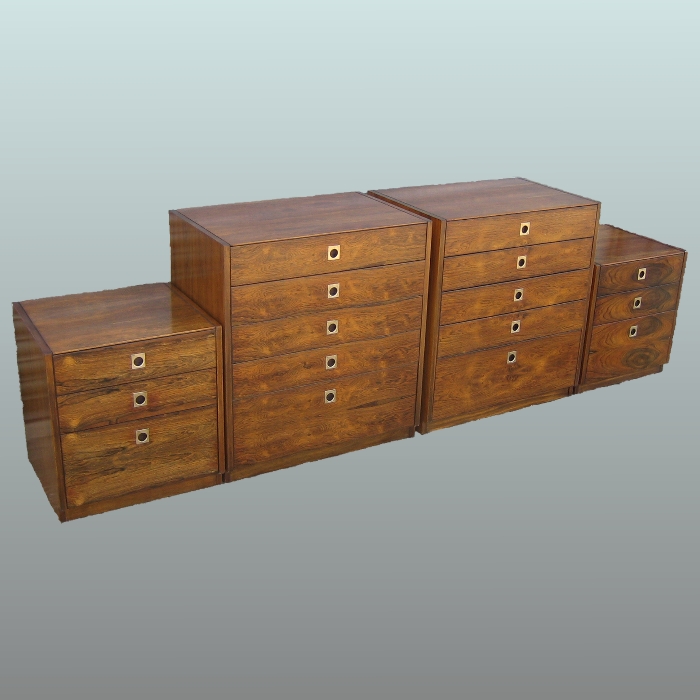 A combination chest of drawers made in rosewood.
Restoration included cleaning and re-finishing.