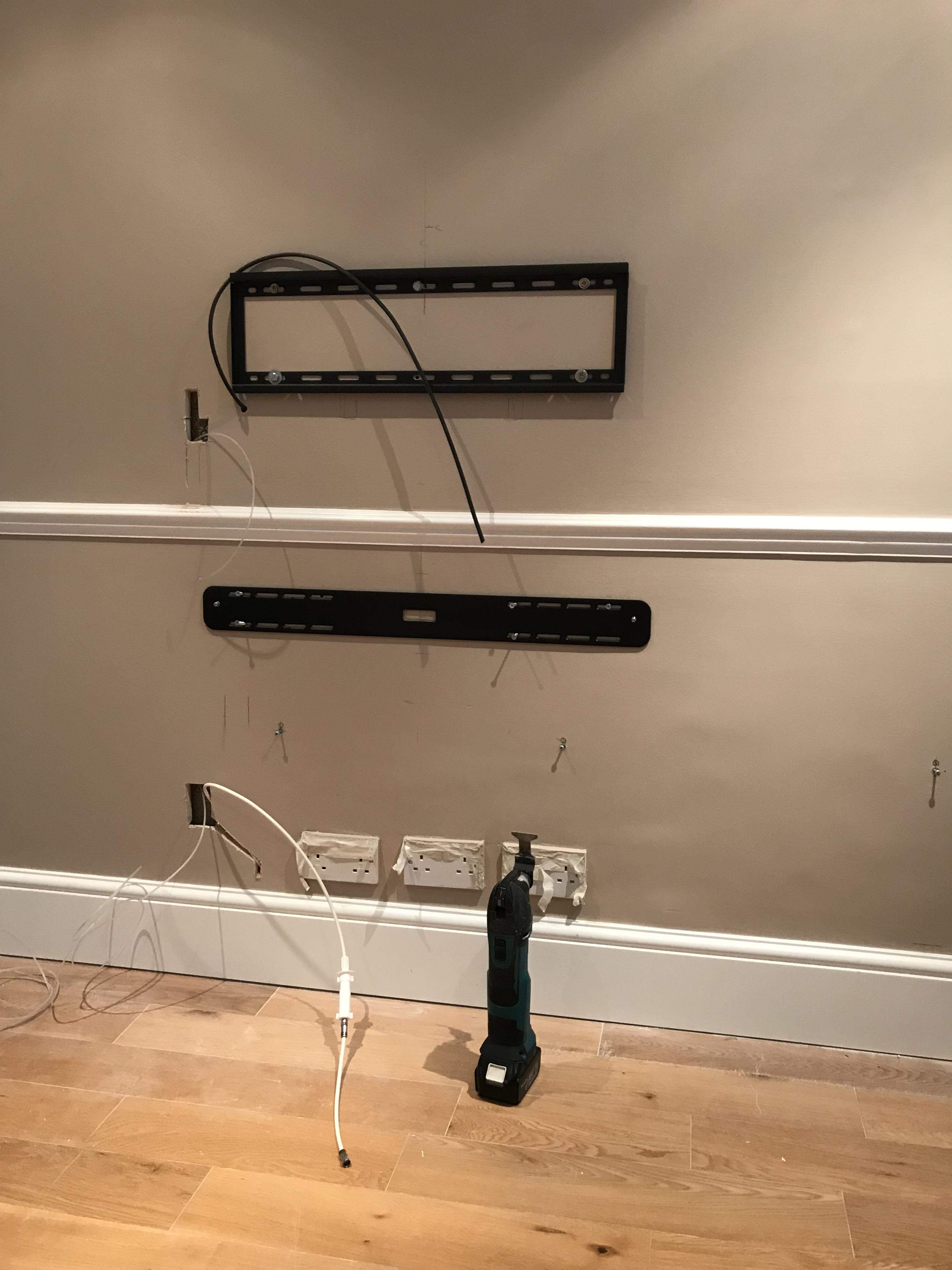 TV Wall mount bracket (slimline fixed) for 42 - 75" screens