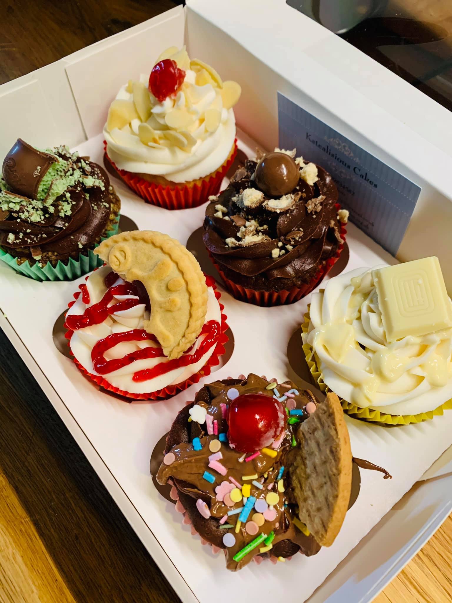 Box of 6 mixed cupcakes