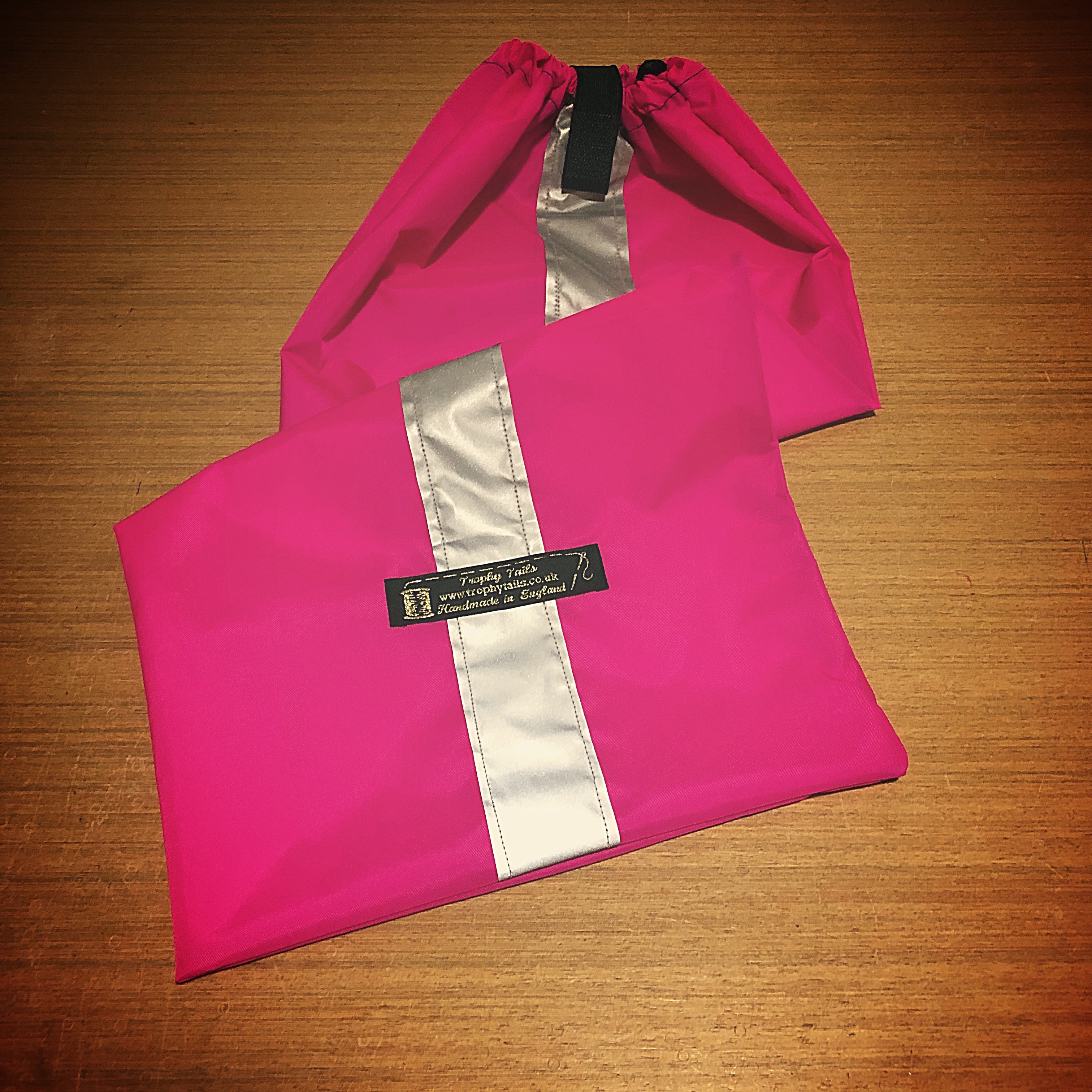 Hi-viz Waterproof Big Cob Tail Bag - Neon Pink