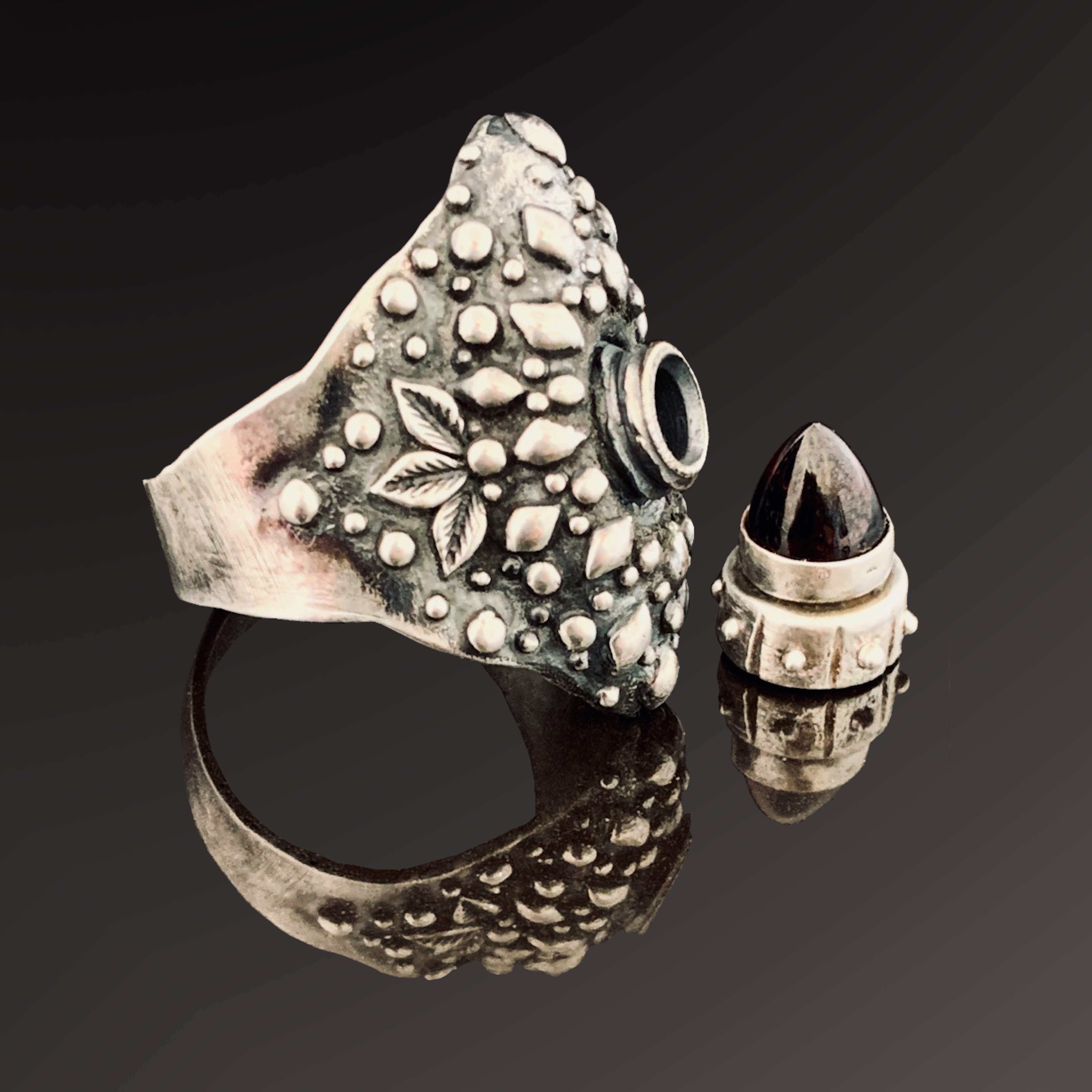 Screw Top Poison Ring by Tracey Spurgin of Craftworx