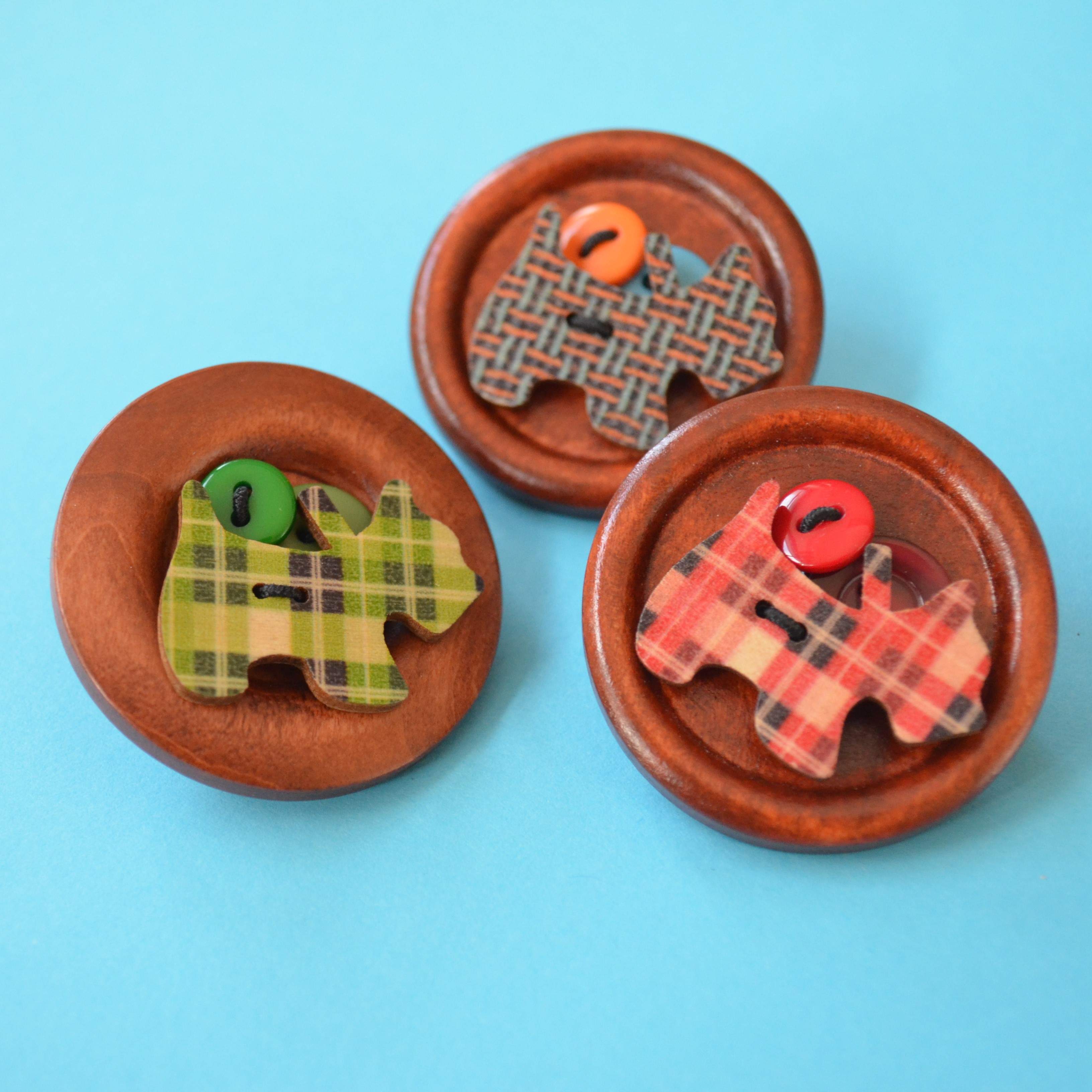 Tartan & Tweed Dog Wooden Button Brooch