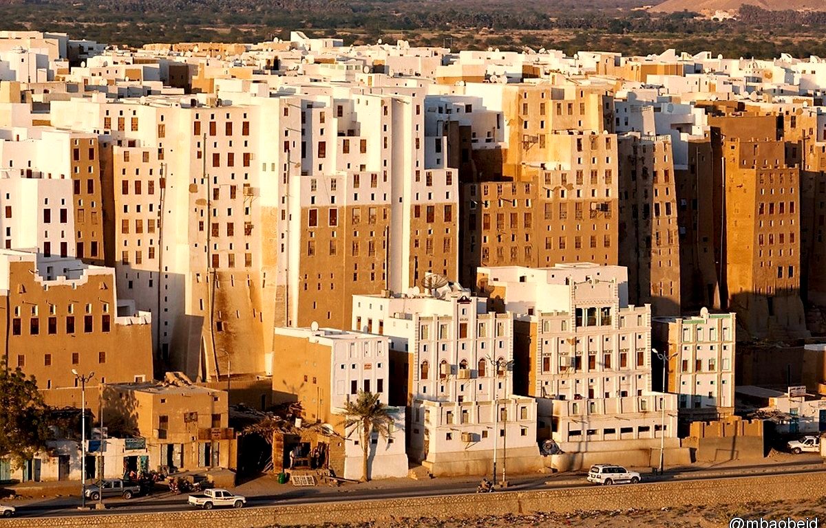 beach-manhatten-desert-hadhramout-yemen-mud-skyscrapers-arabia-hadramout-shibam-south-wallpaper-sand-1200x768jpg