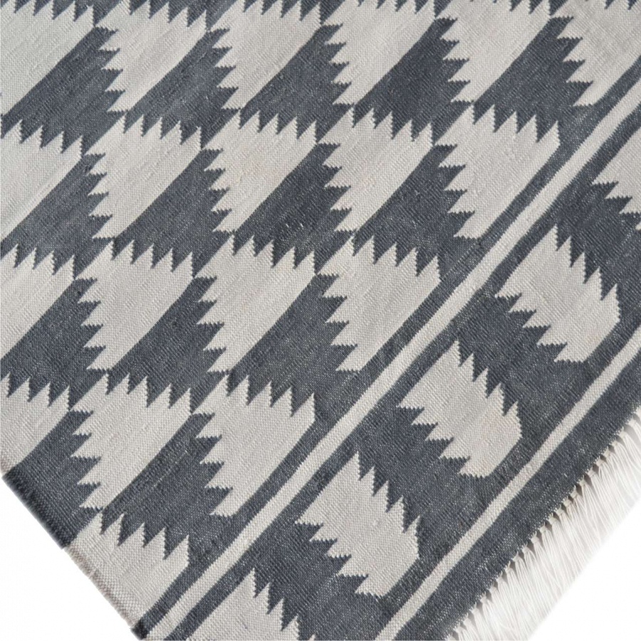Black & White Diamond Pattern Rug with Tassels