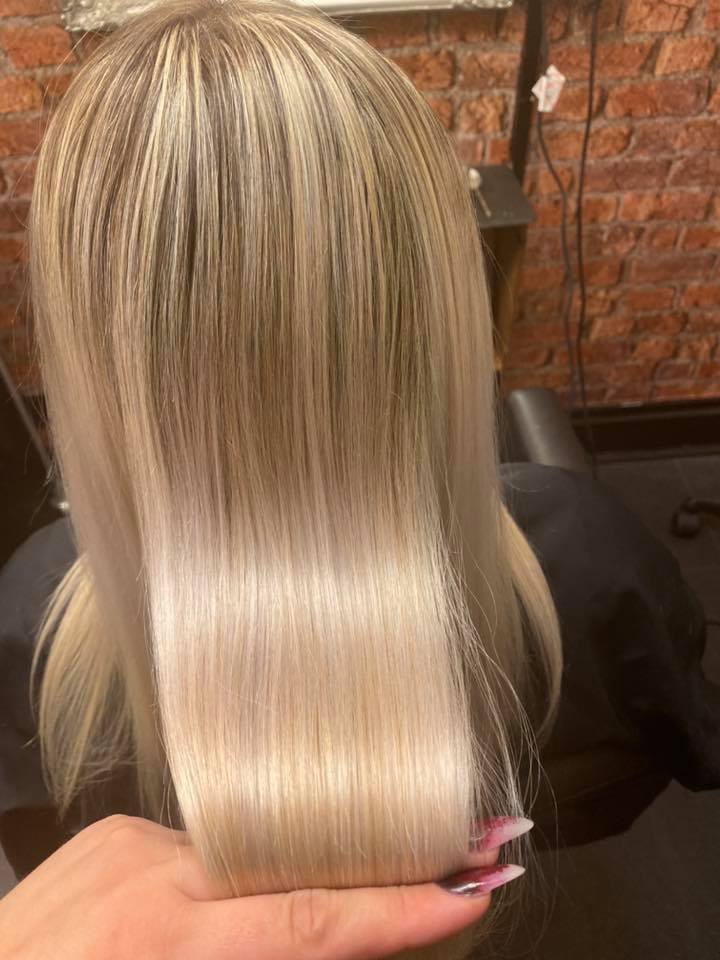 Full Head of High Lights with Conditioning Treatment to Create that shine!